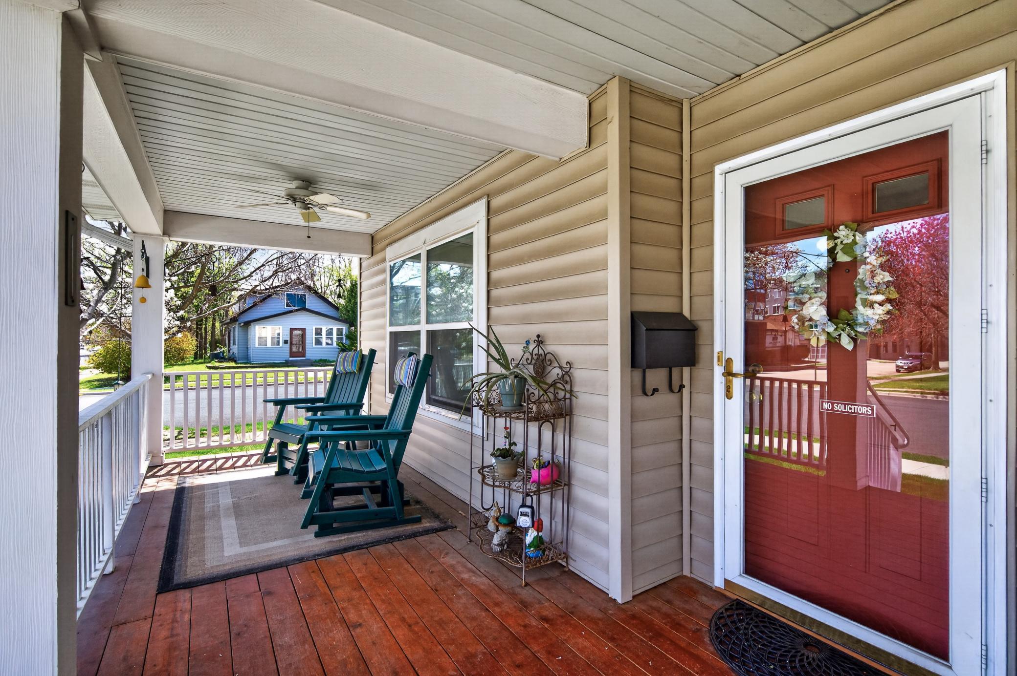 601 1st Ave NW, Osseo, MN 55369
