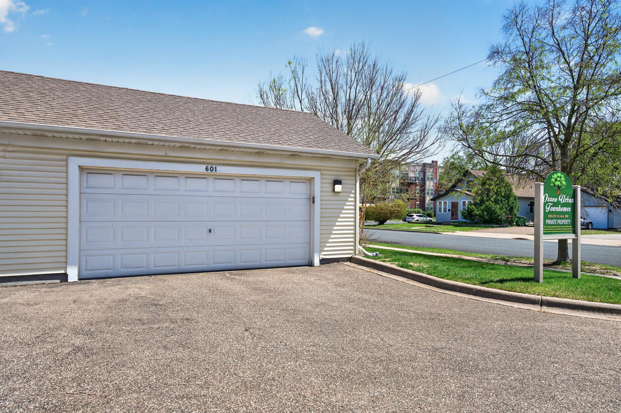 601 1st Ave NW, Osseo, MN 55369