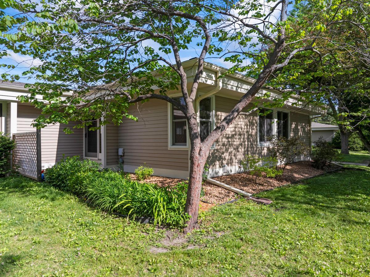 711 Lincoln St N, Northfield, MN 55057
