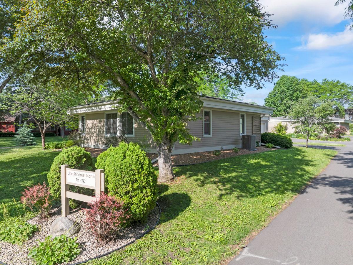 711 Lincoln St N, Northfield, MN 55057