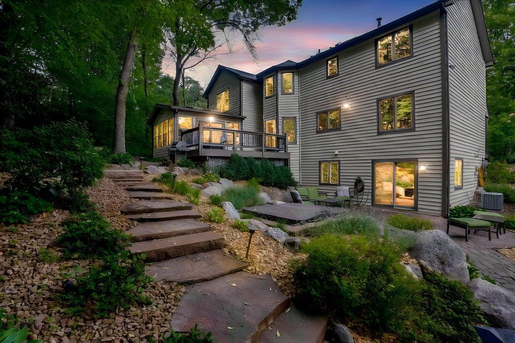 13766 Princeton Ct, Savage, MN 55378