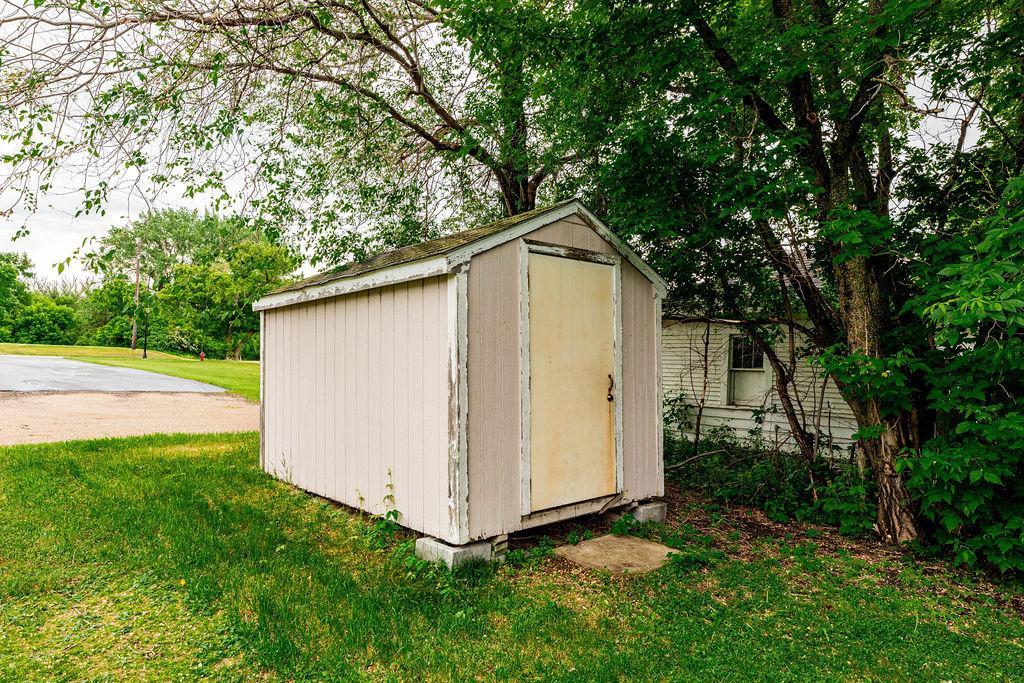 414 2nd St NW, Barnesville, MN 56514