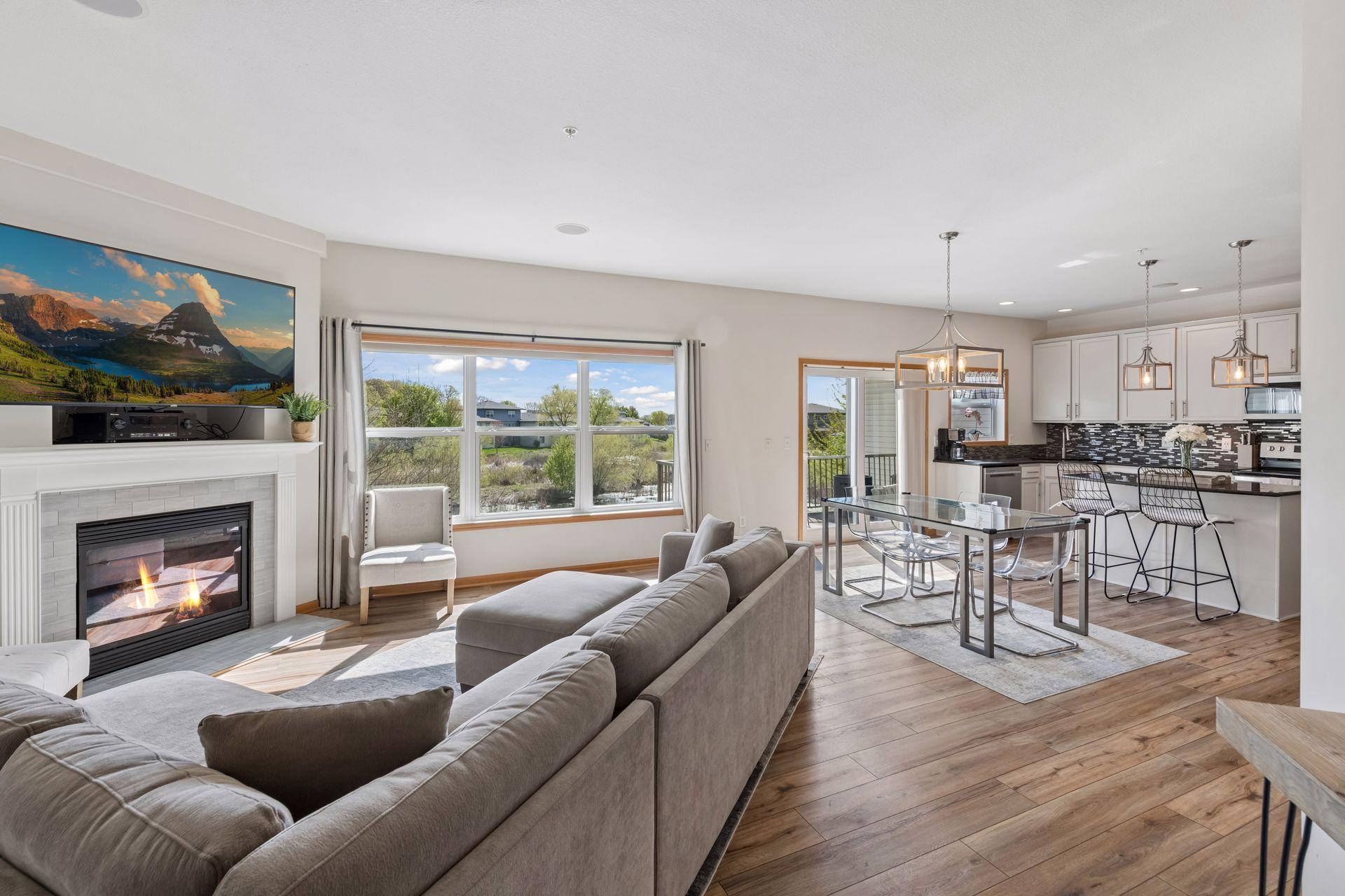 1238 Vernon Dr, Carver, MN 55315