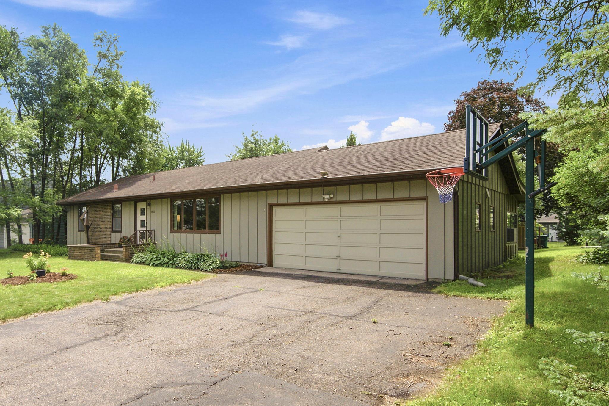 9532 Penn Cir, Bloomington, MN 55431
