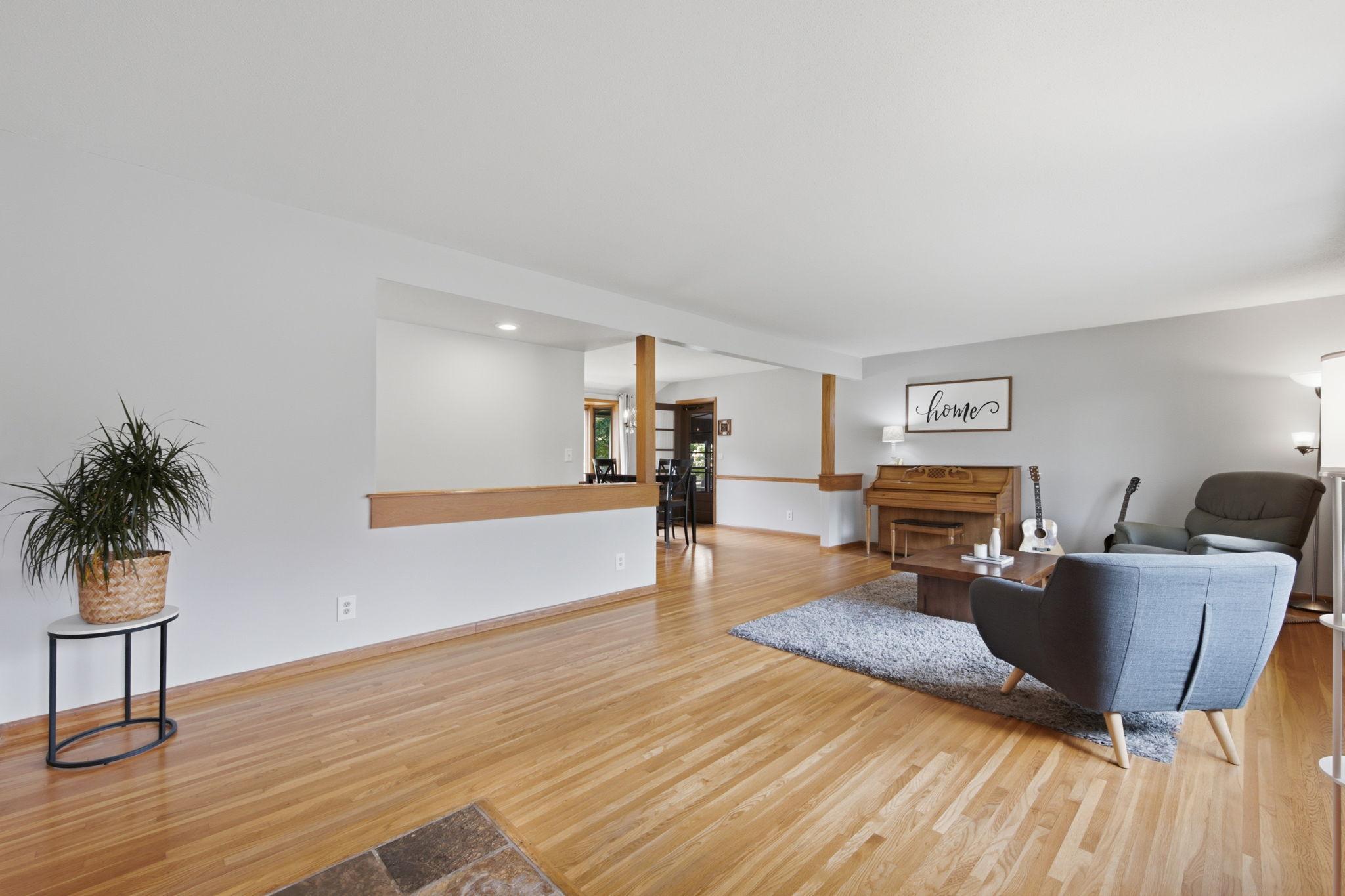 9532 Penn Cir, Bloomington, MN 55431
