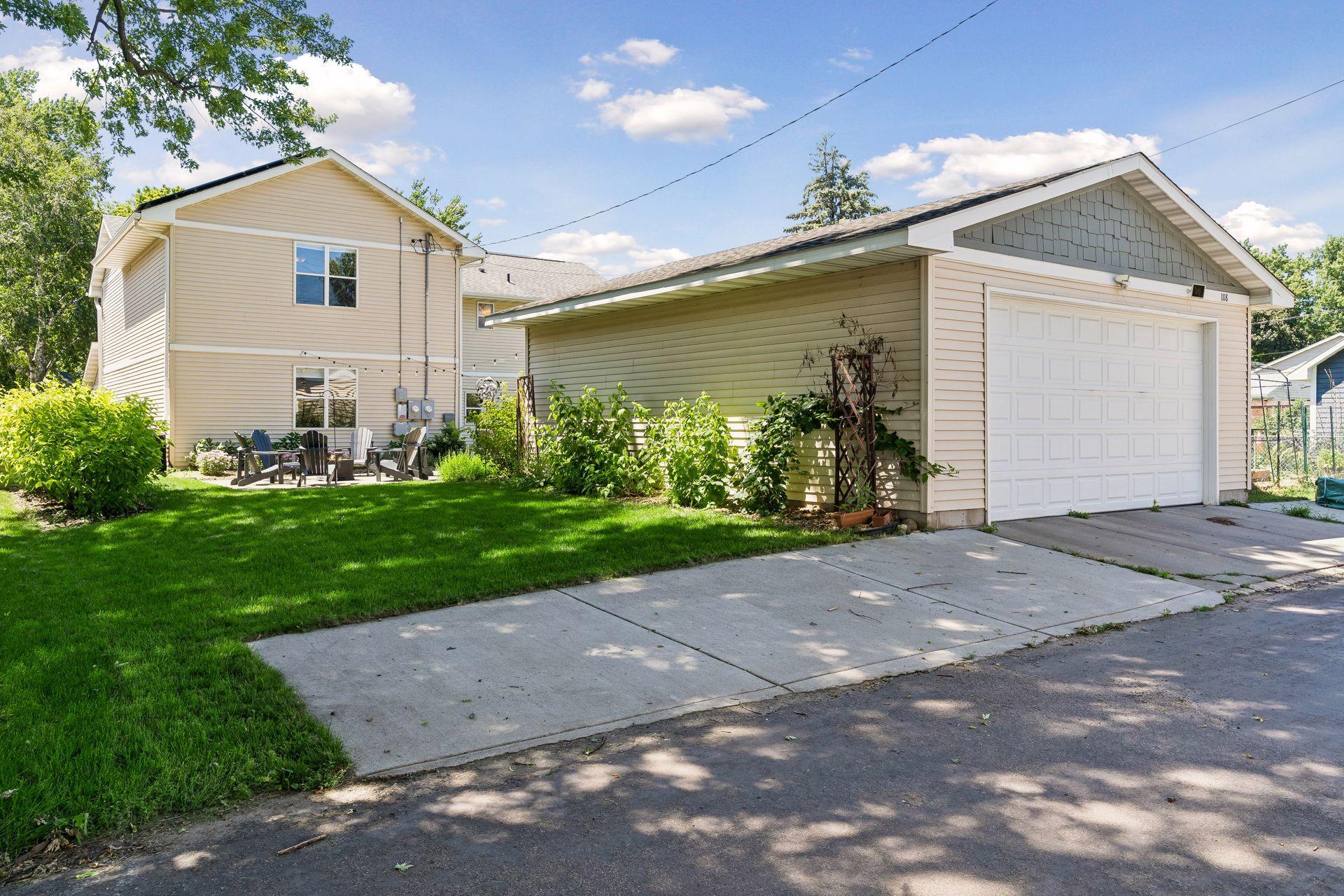 1118 Bowdoin St, Saint Paul, MN 55116