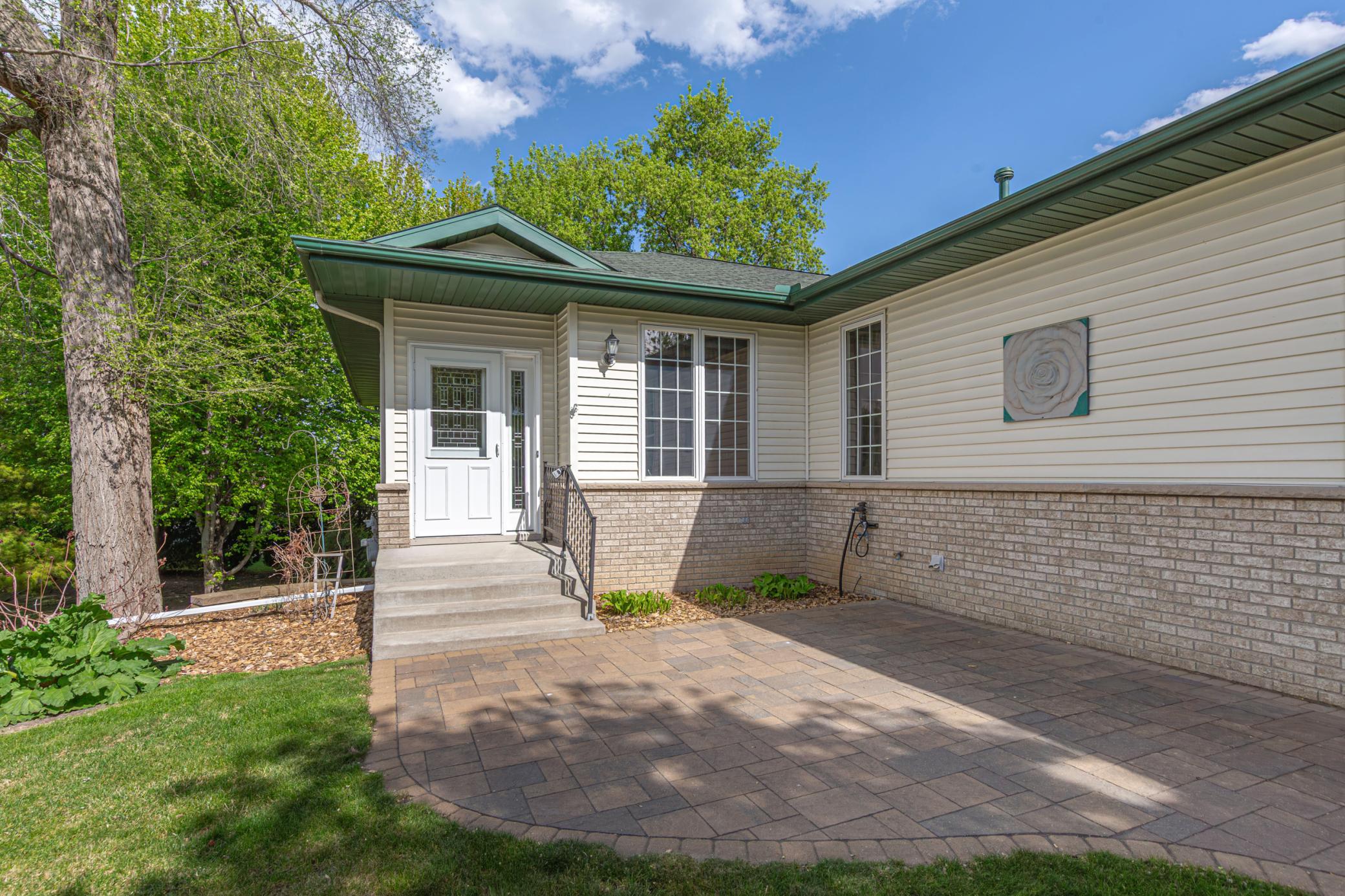2129 Bard Ct, Faribault, MN 55021