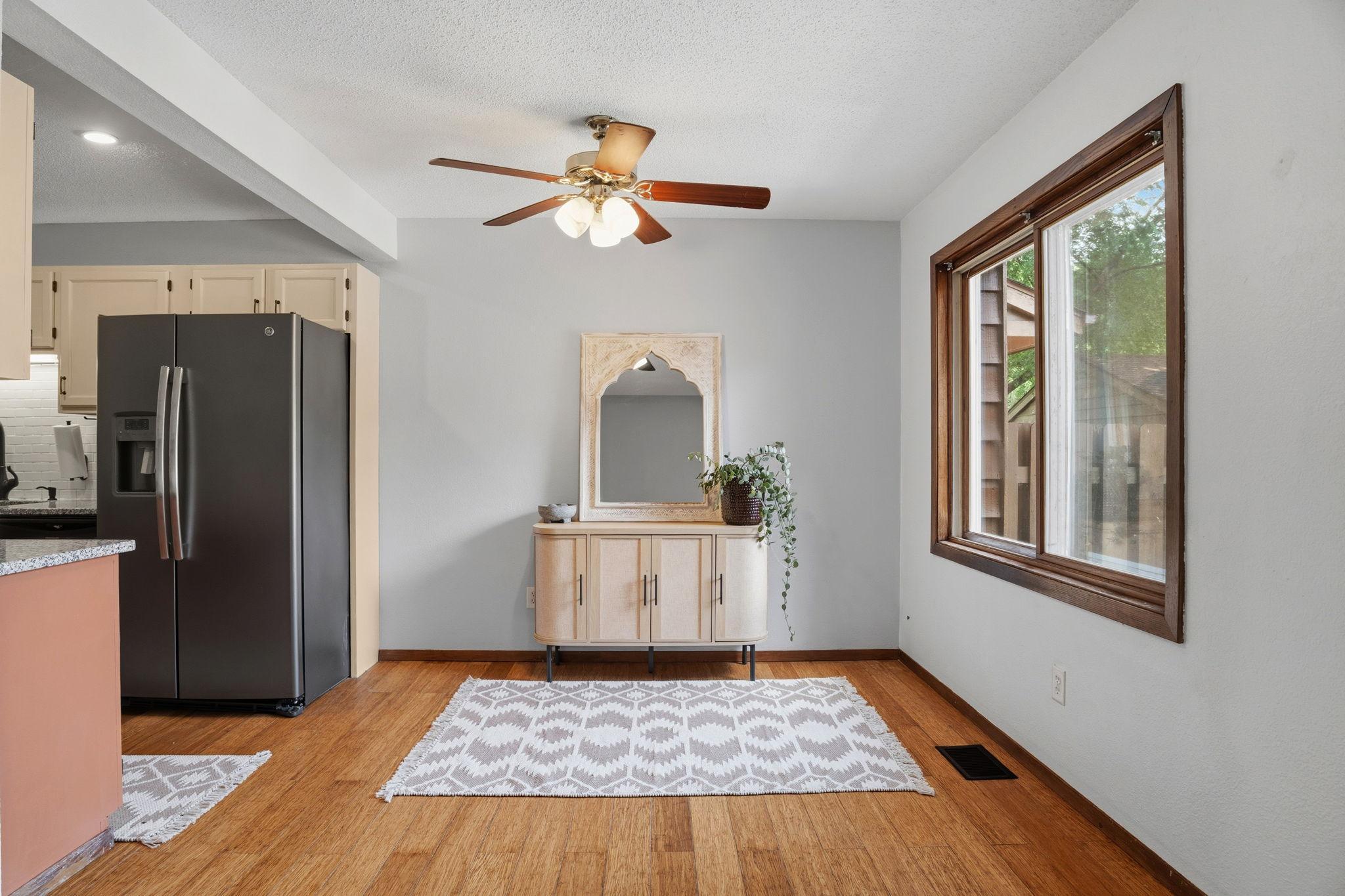 2455 Crestwood Dr, North Saint Paul, MN 55109