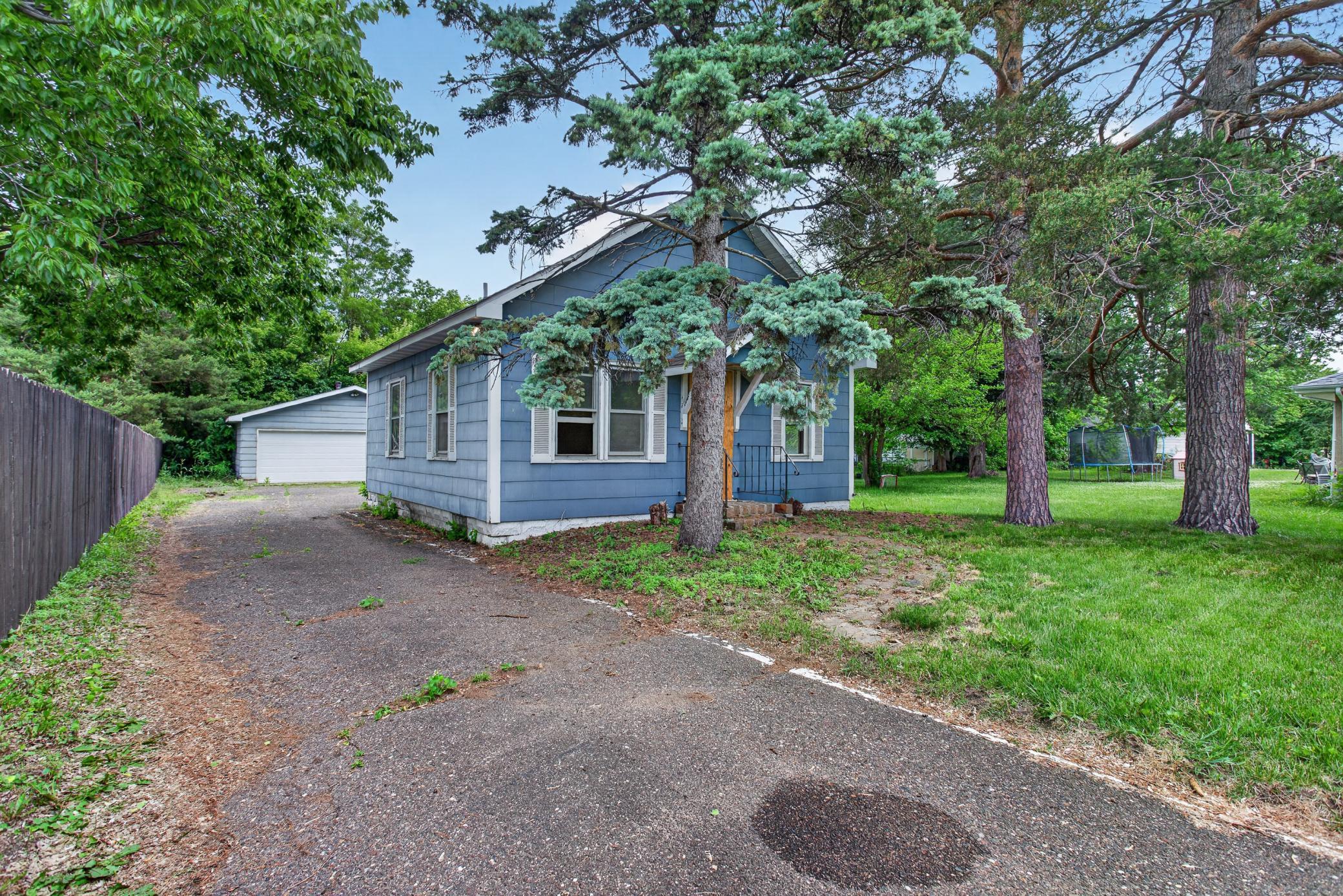 7624 68th Ave N, Brooklyn Park, MN 55428