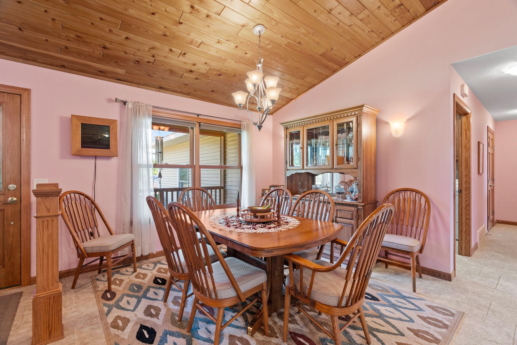 35084 Hinckley Rd, Hinckley, MN 55037