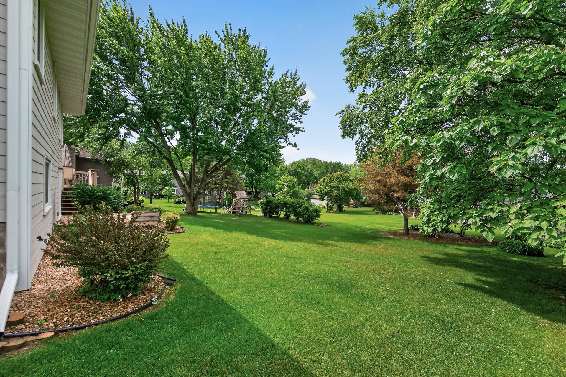 1305 Keller Ln, Burnsville, MN 55306