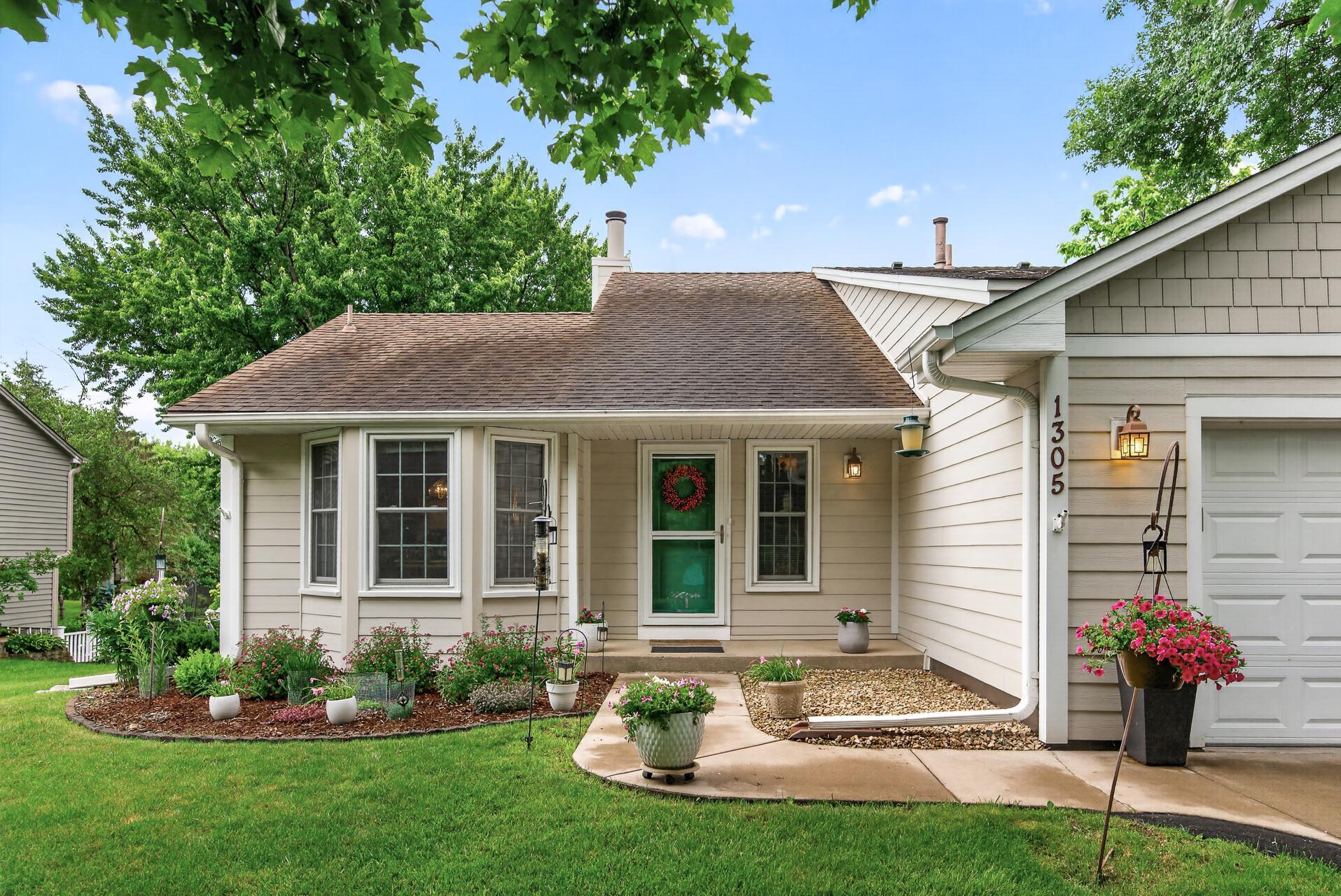 1305 Keller Ln, Burnsville, MN 55306