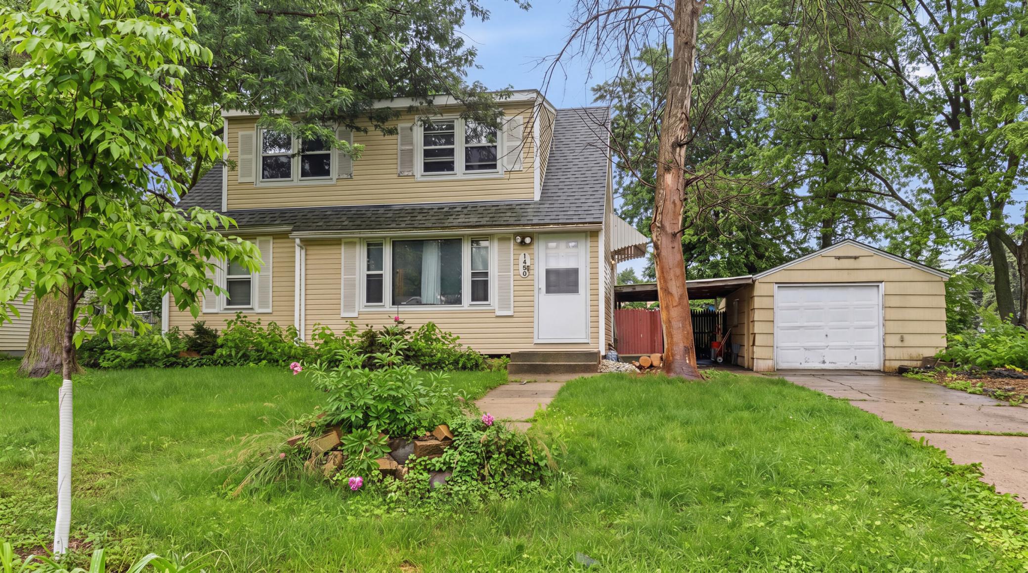 1450 Sandhurst Ave E, Maplewood, MN 55109