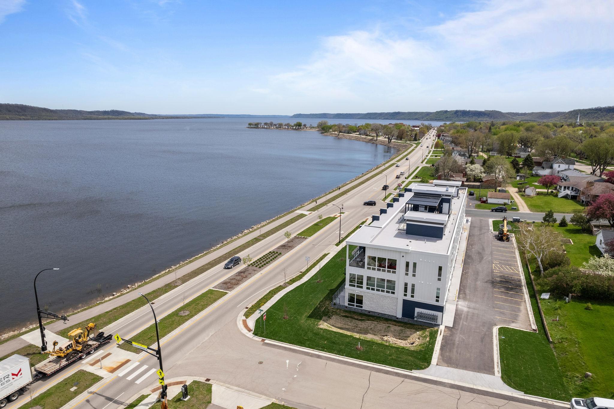 907 N Lakeshore Dr #305, Lake City, MN 55041