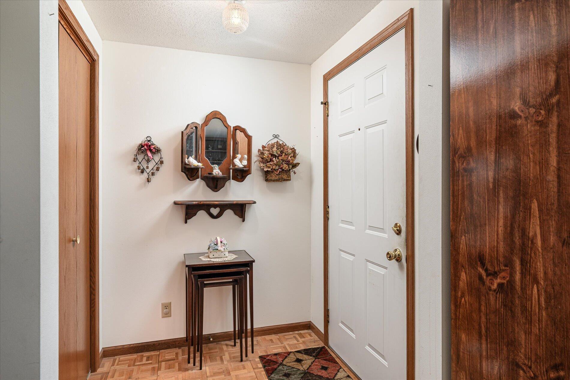 224 Eagles Bluff Rd, La Crescent, MN 55947