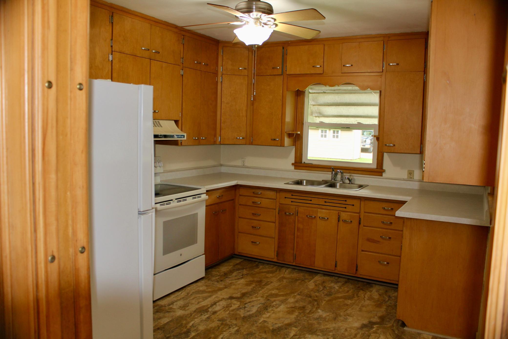 827 Ash Ave, Gibbon, MN 55335
