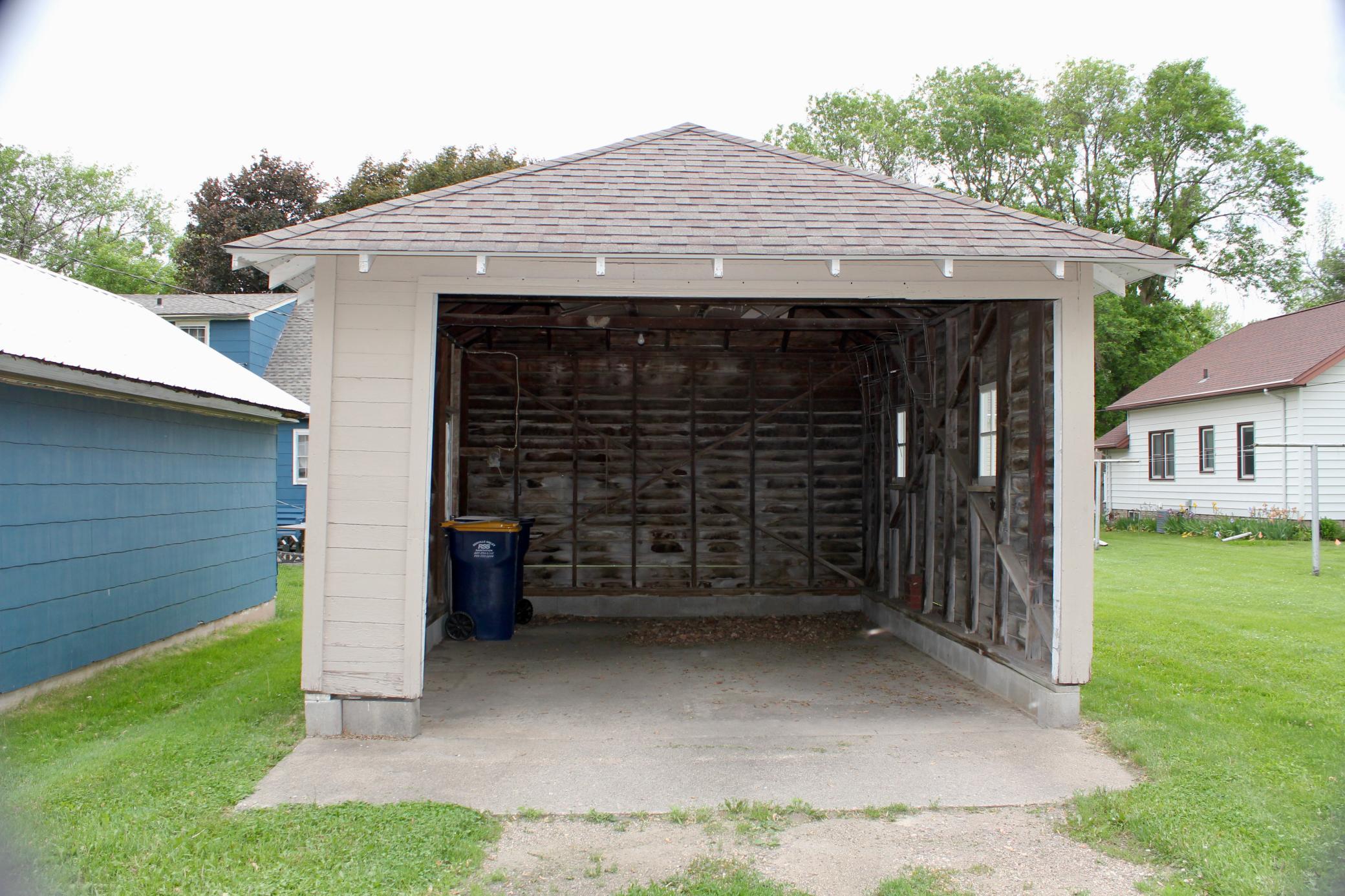 827 Ash Ave, Gibbon, MN 55335