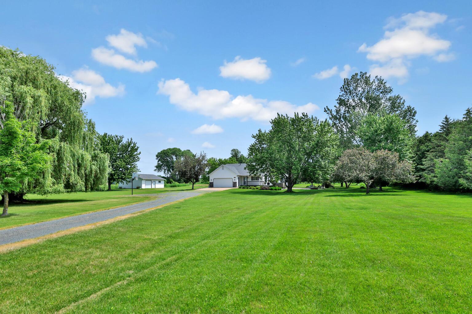 32951 Park Trl, Center City, MN 55012