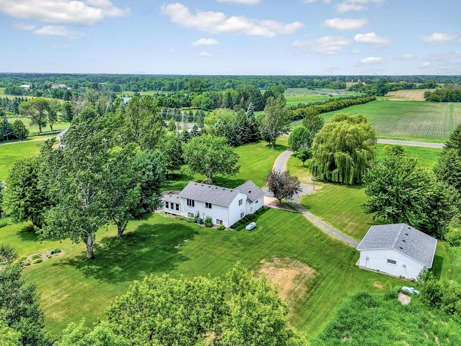 32951 Park Trl, Center City, MN 55012