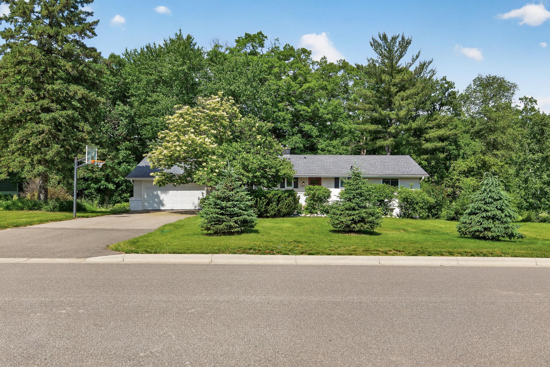 12010 Highway 55, Plymouth, MN 55441
