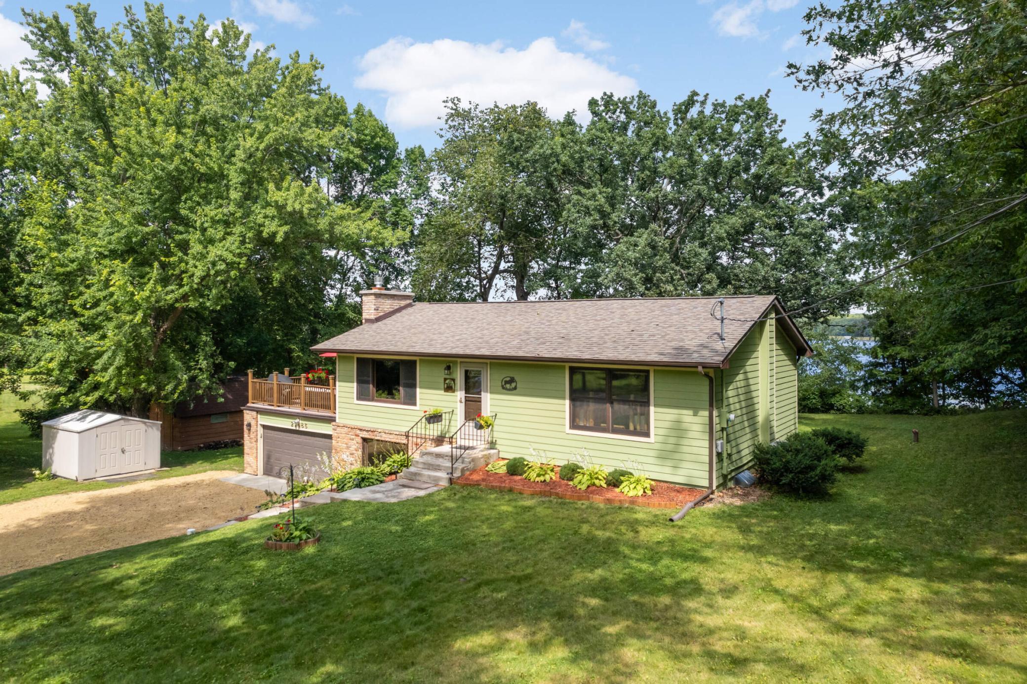 27985 Lakelawn Dr, Lindstrom, MN 55045