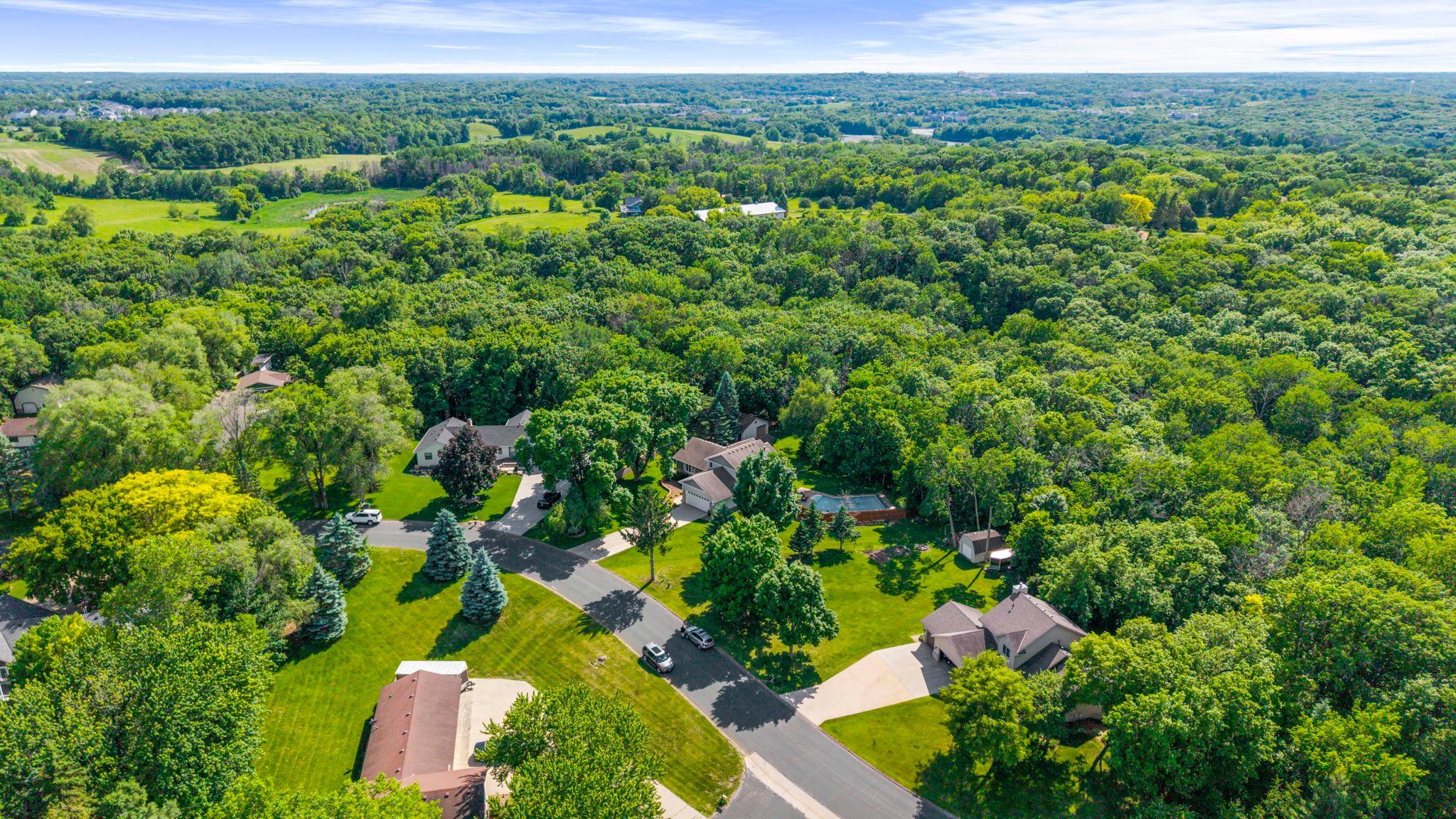 8204 Horizon Dr, Shakopee, MN 55379