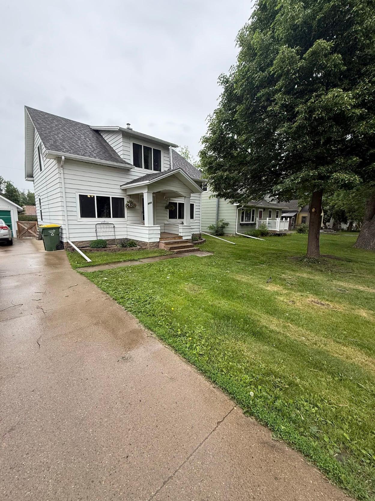 825 7th St SW, Pipestone, MN 56164