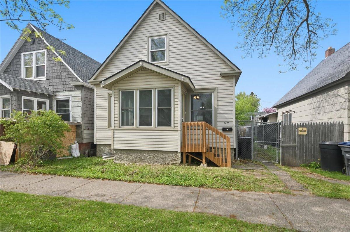 1319 N 7th St, Superior, WI 54880