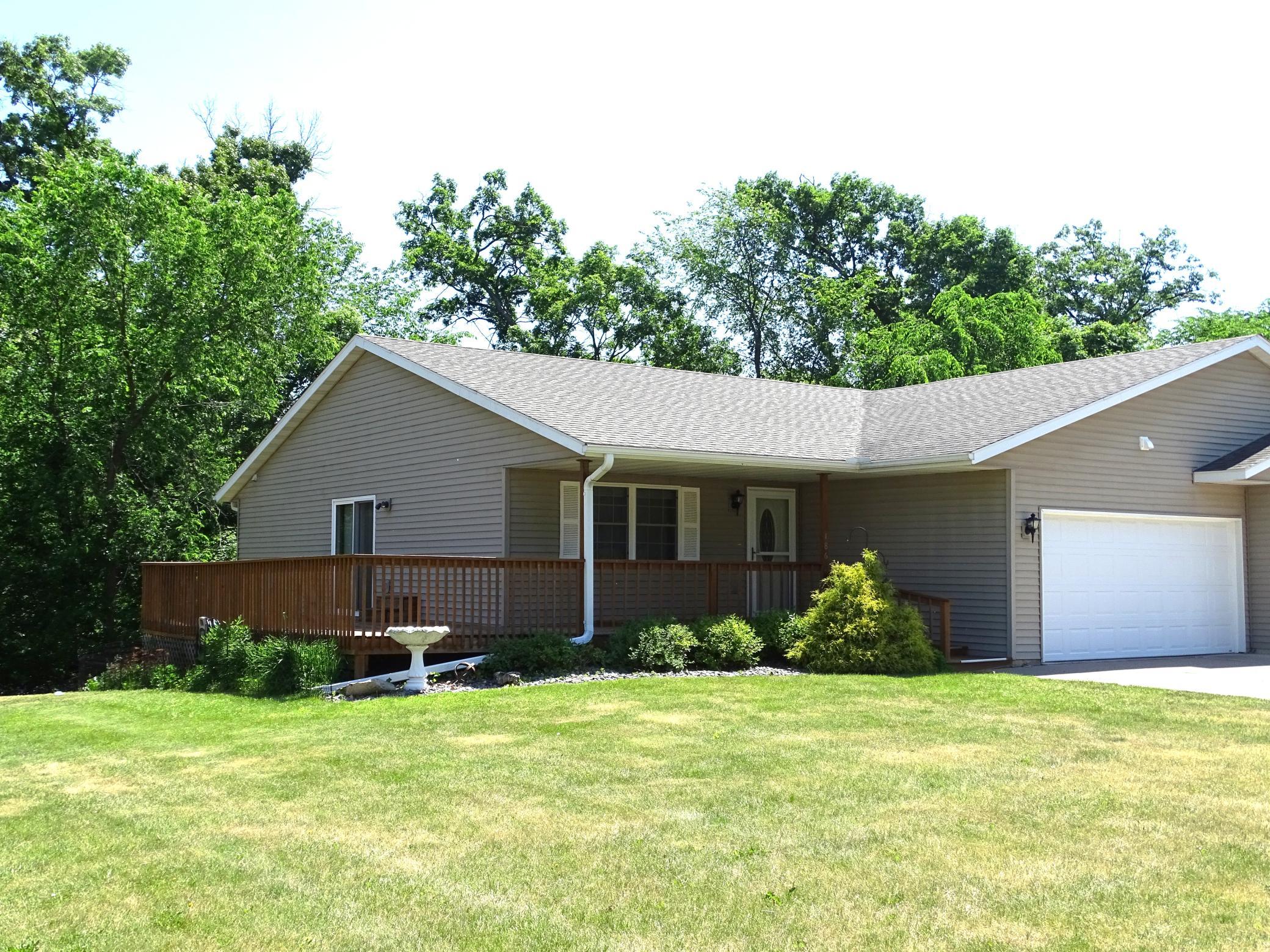 186 Country Ln, Durand, WI 54736