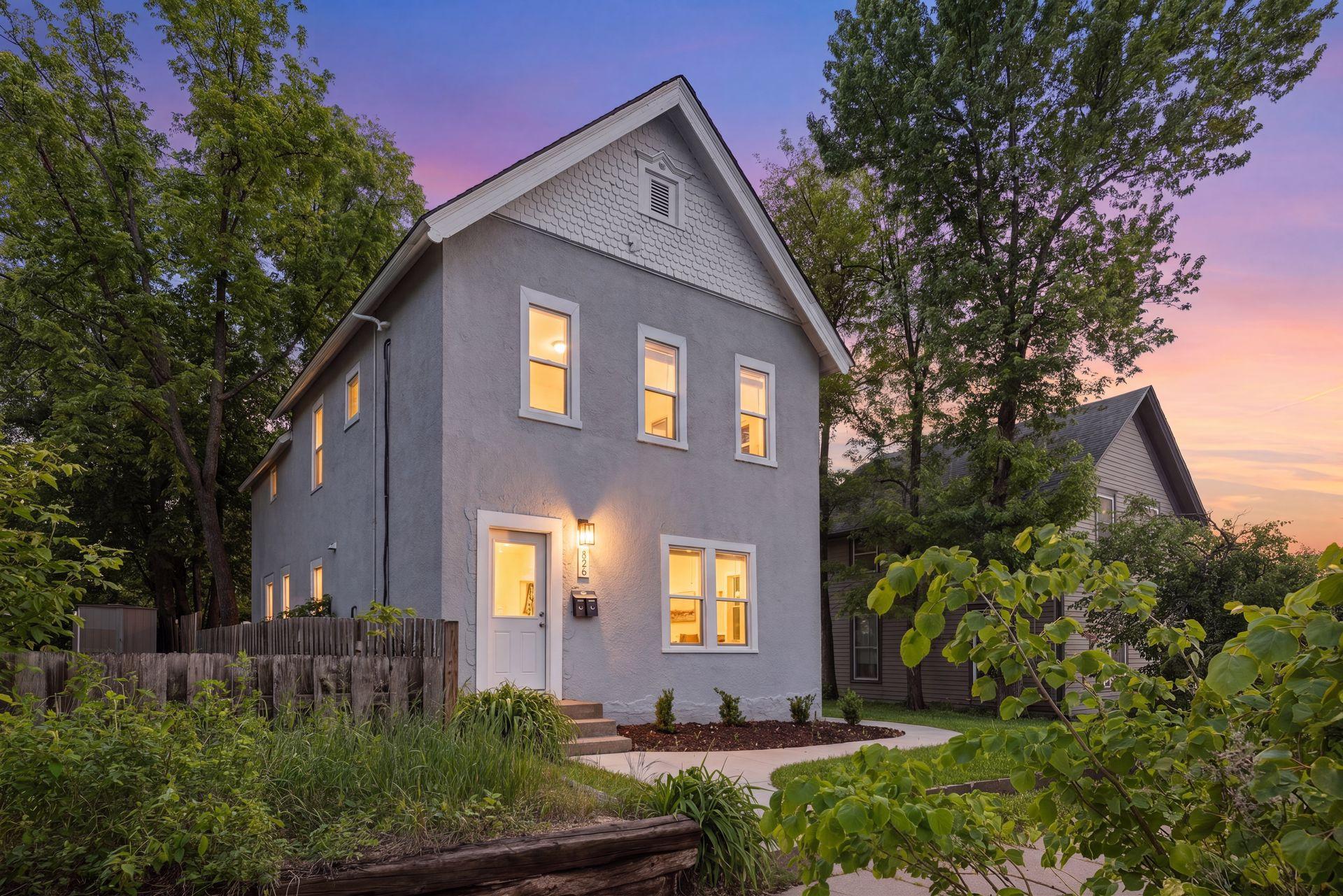 826 20th Ave NE, Minneapolis, MN 55418