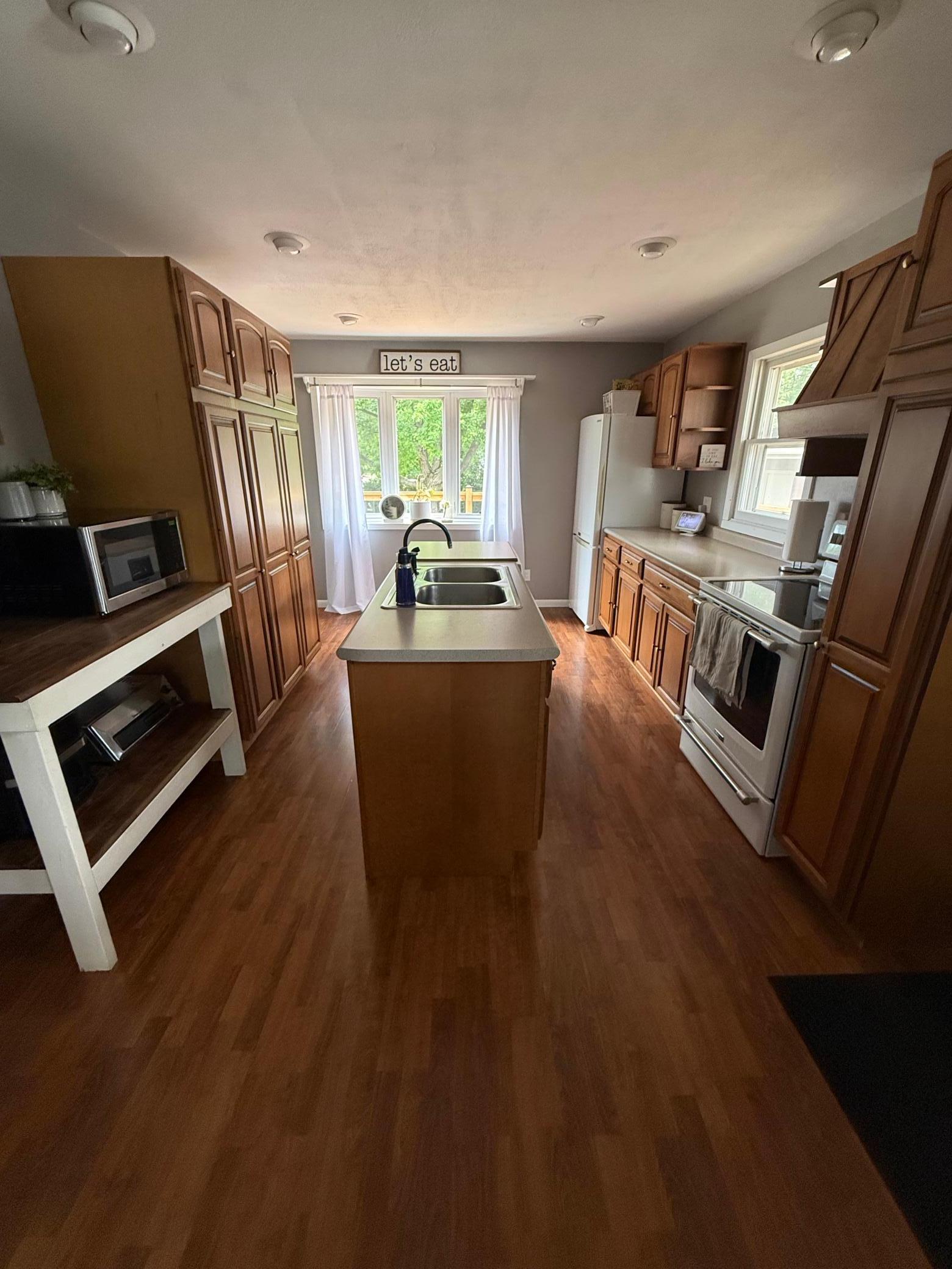 101 Parker Ln, Redwood Falls, MN 56283