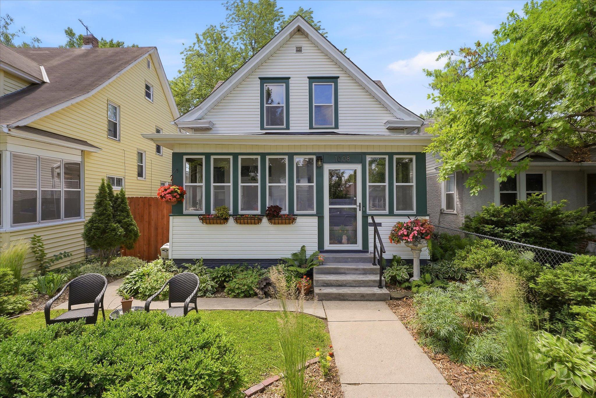 1008 Charles Ave, Saint Paul, MN 55104