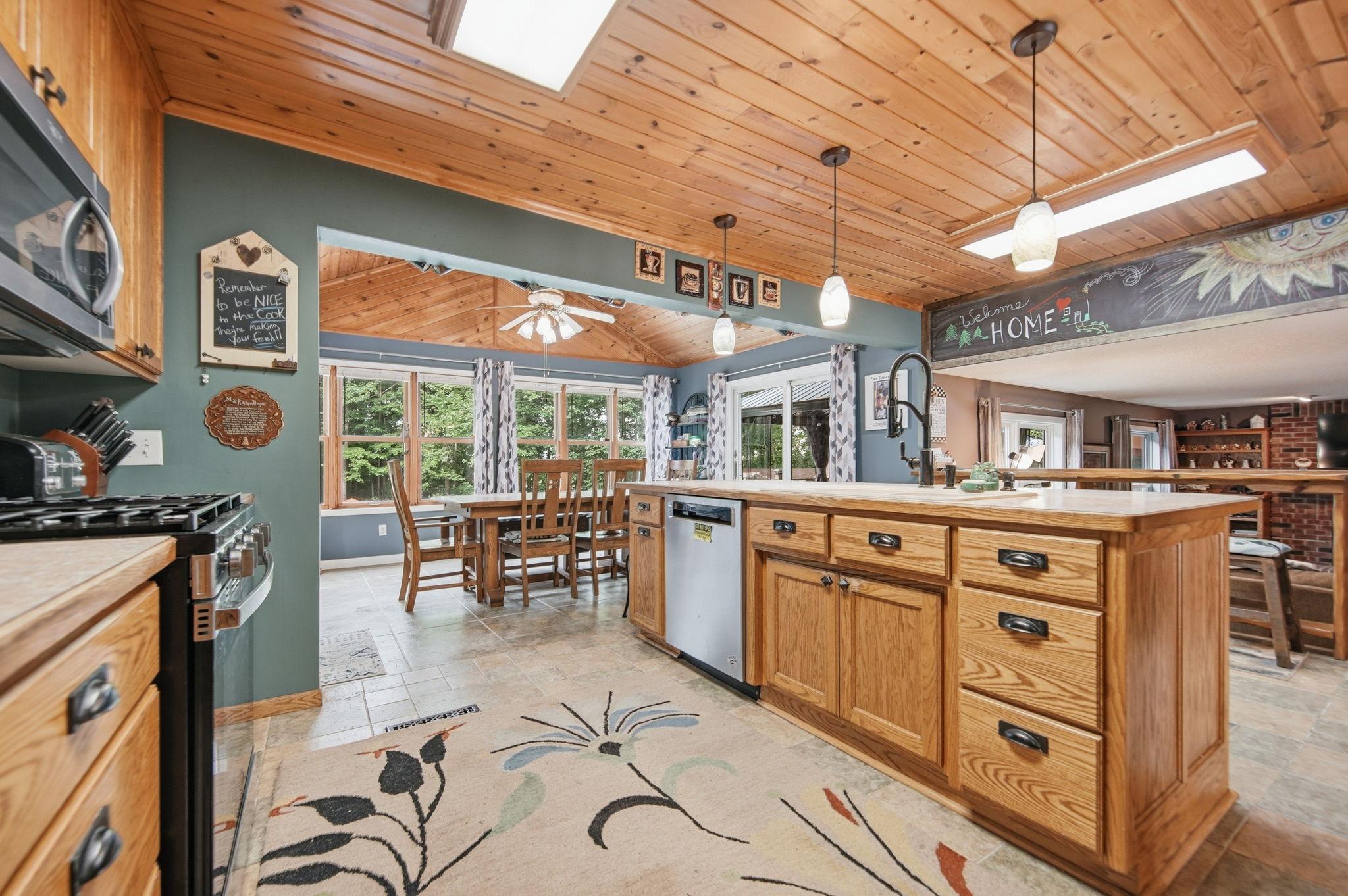 9439 Jewel Lane Ct N, Forest Lake, MN 55025