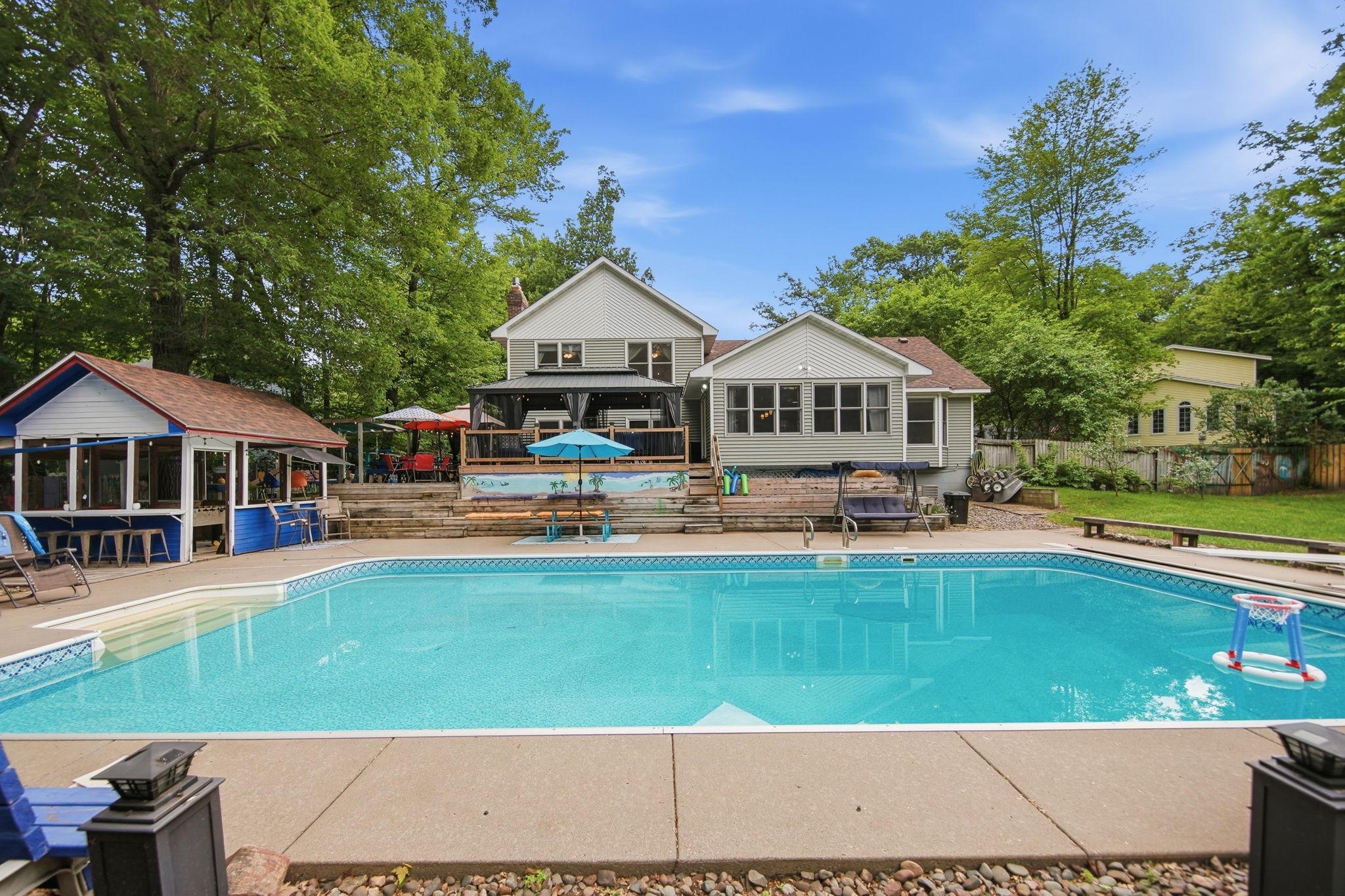 9439 Jewel Lane Ct N, Forest Lake, MN 55025