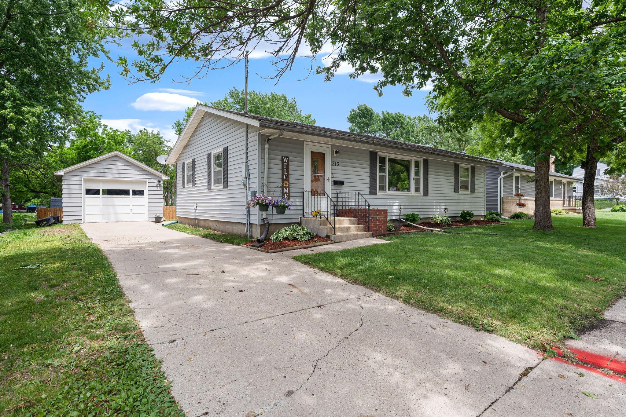 213 7th Ave NE, Waseca, MN 56093