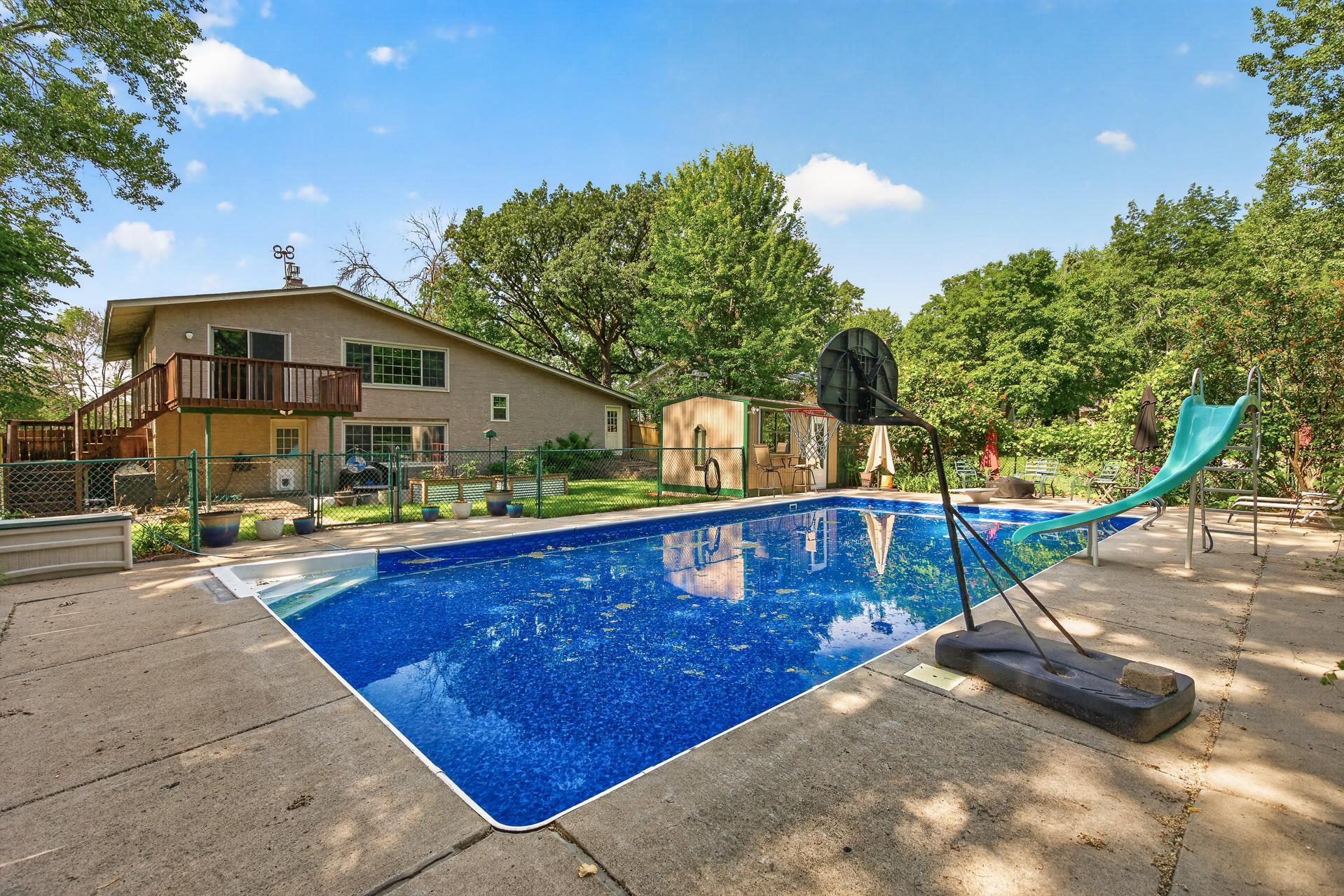 1504 Crystal Lake Rd E, Burnsville, MN 55306