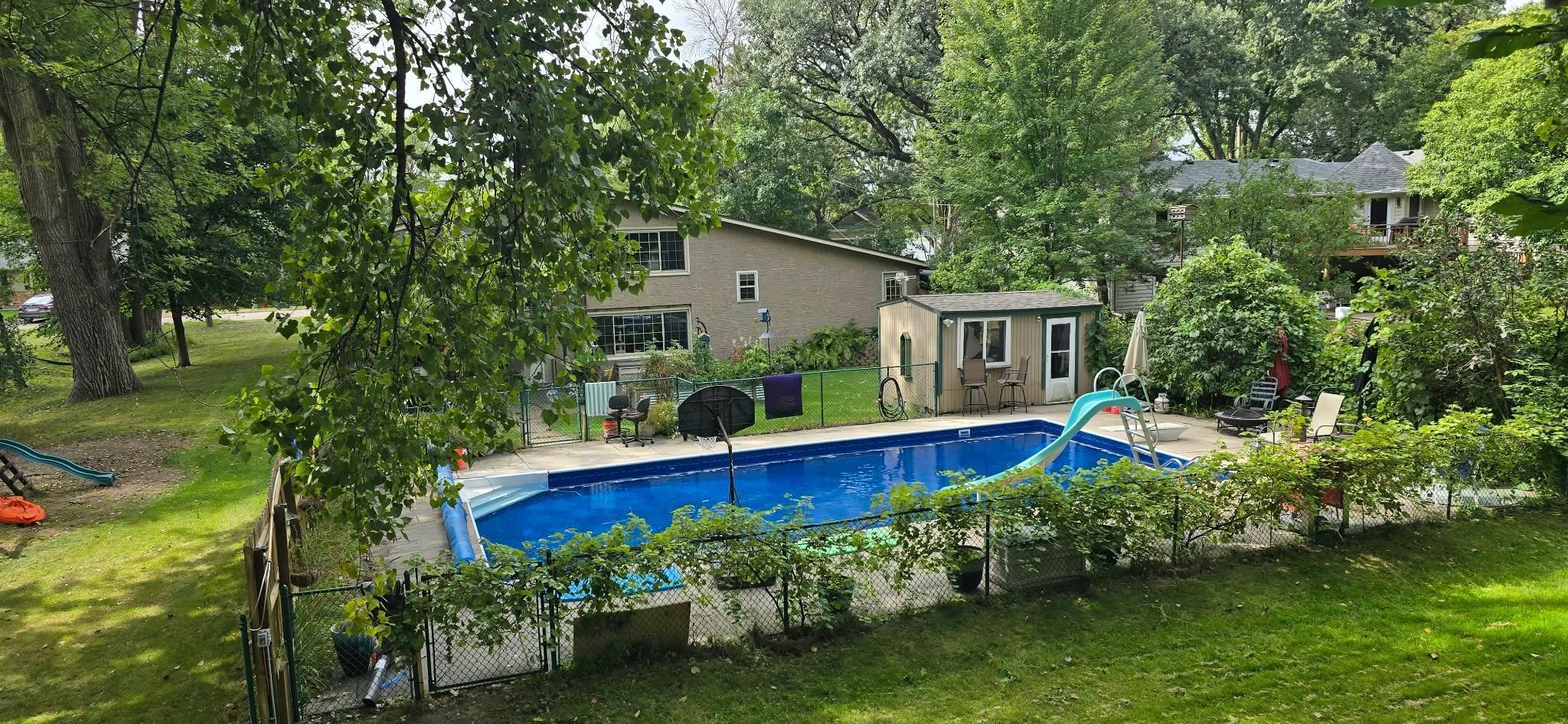 1504 Crystal Lake Rd E, Burnsville, MN 55306