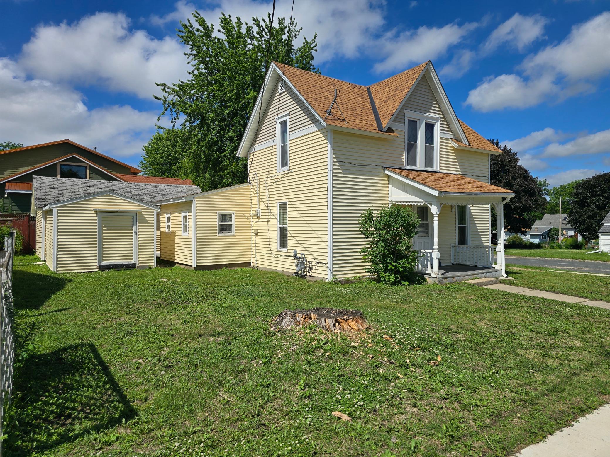 213 Fremont St E, Spring Valley, MN 55975