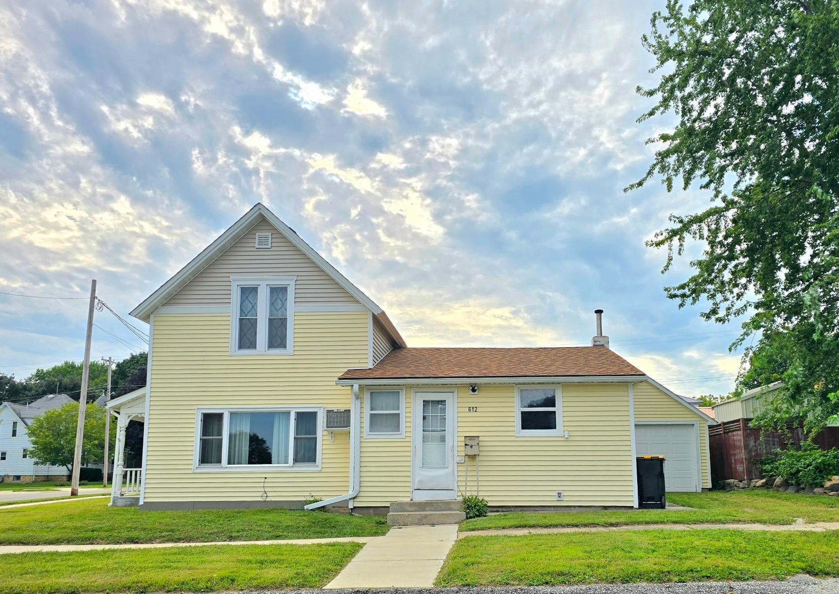 213 Fremont St E, Spring Valley, MN 55975