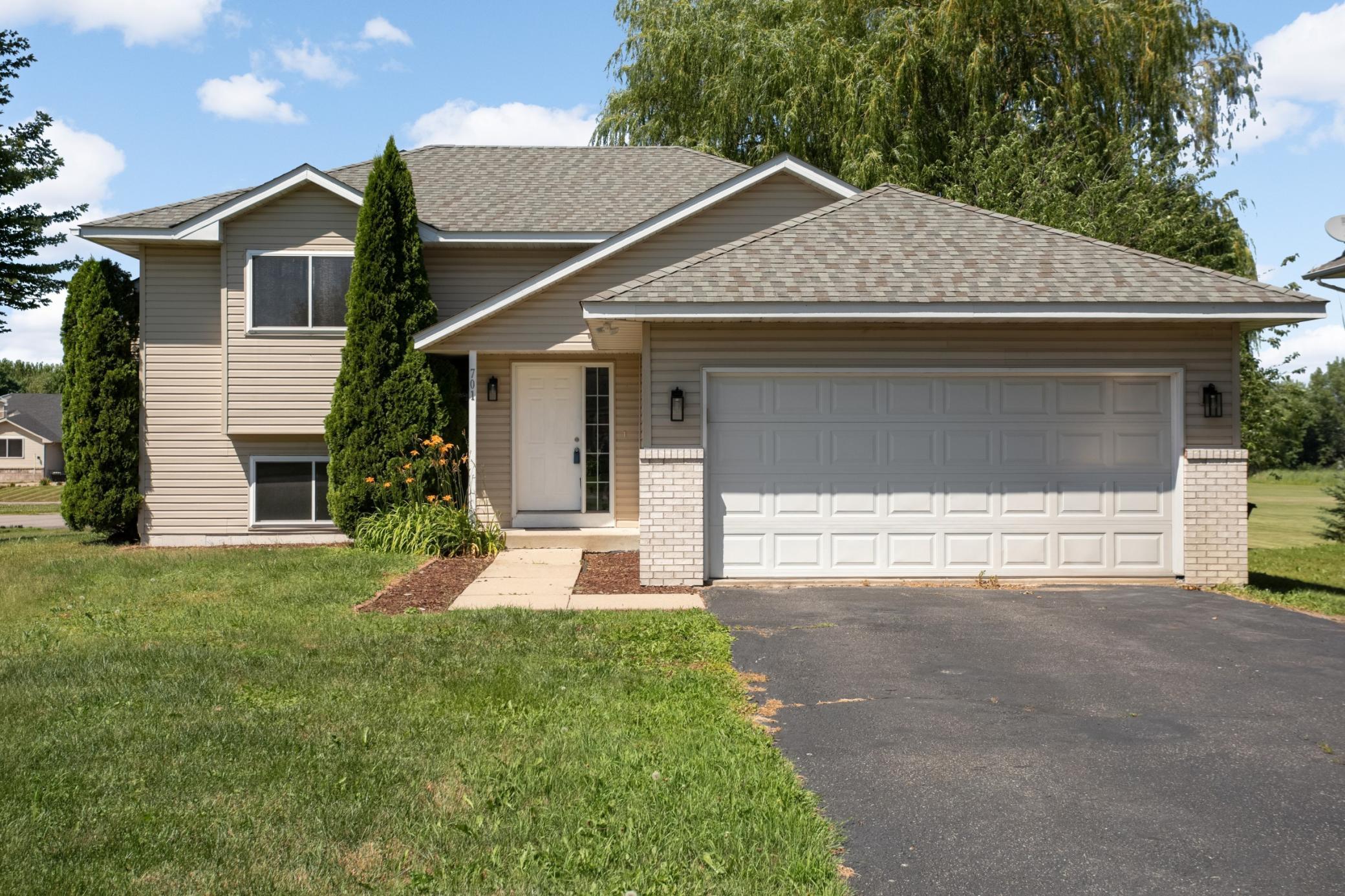 701 Sunset St, Buffalo, MN 55313
