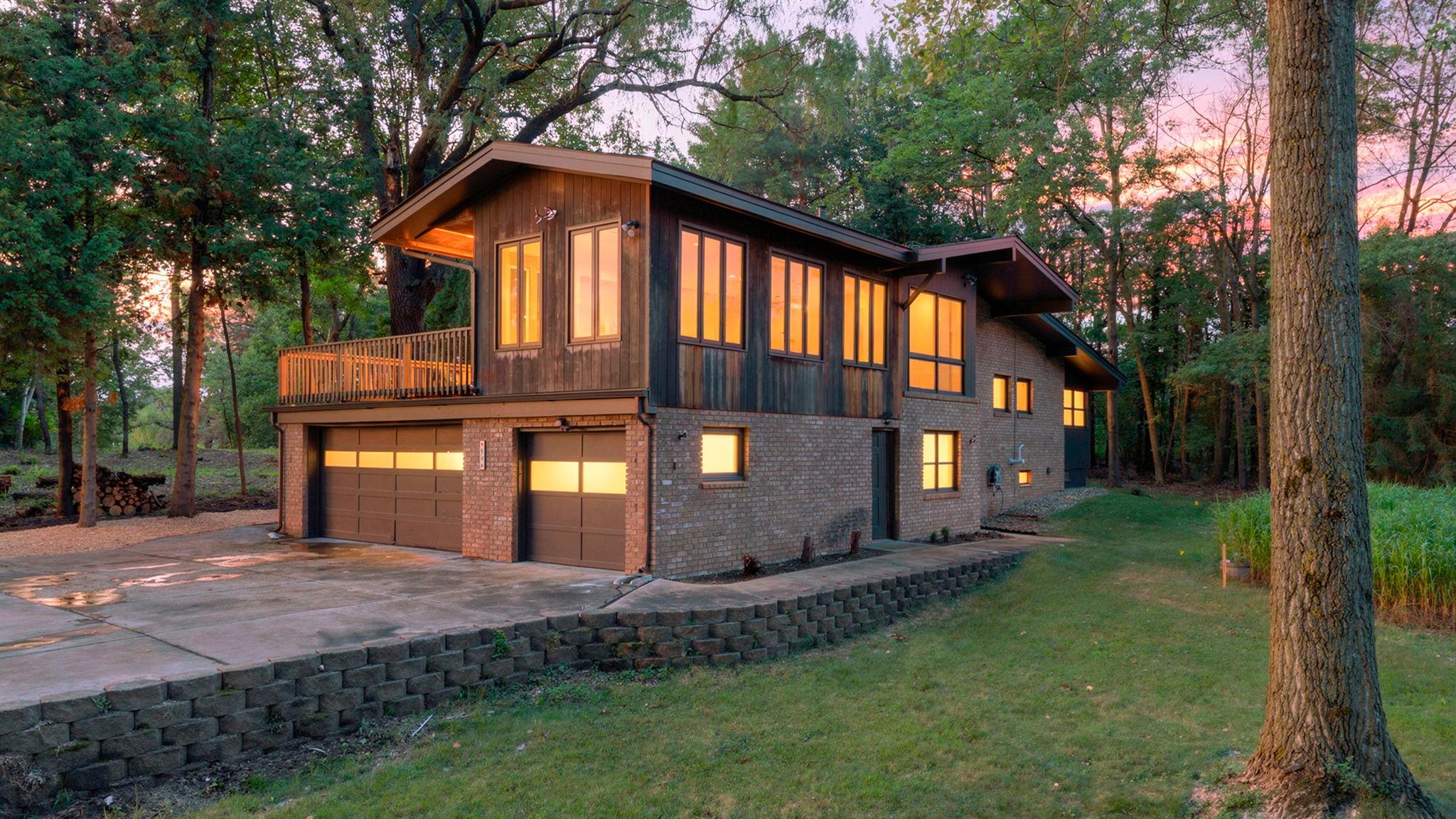 4508 Birchbark Trl N, Lake Elmo, MN 55042
