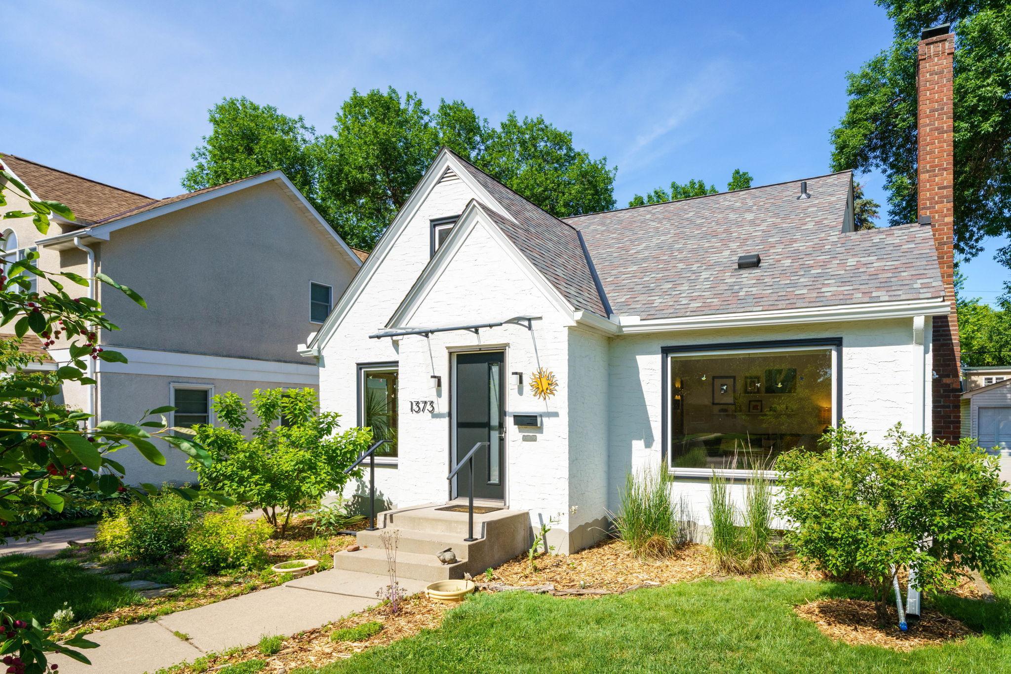 1373 Avon St N, Saint Paul, MN 55117