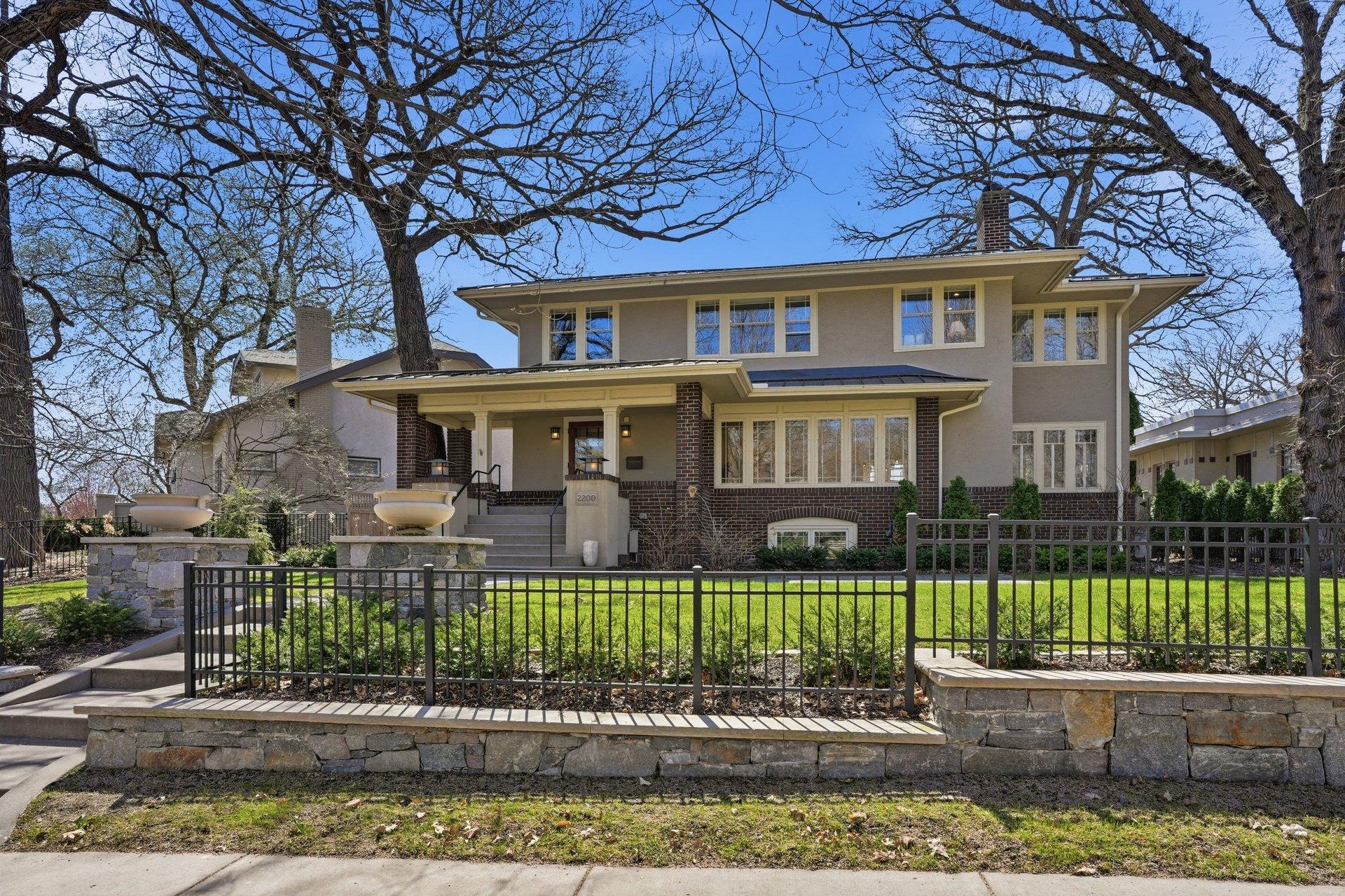 2200 Kenwood Pw, Minneapolis, MN 55405