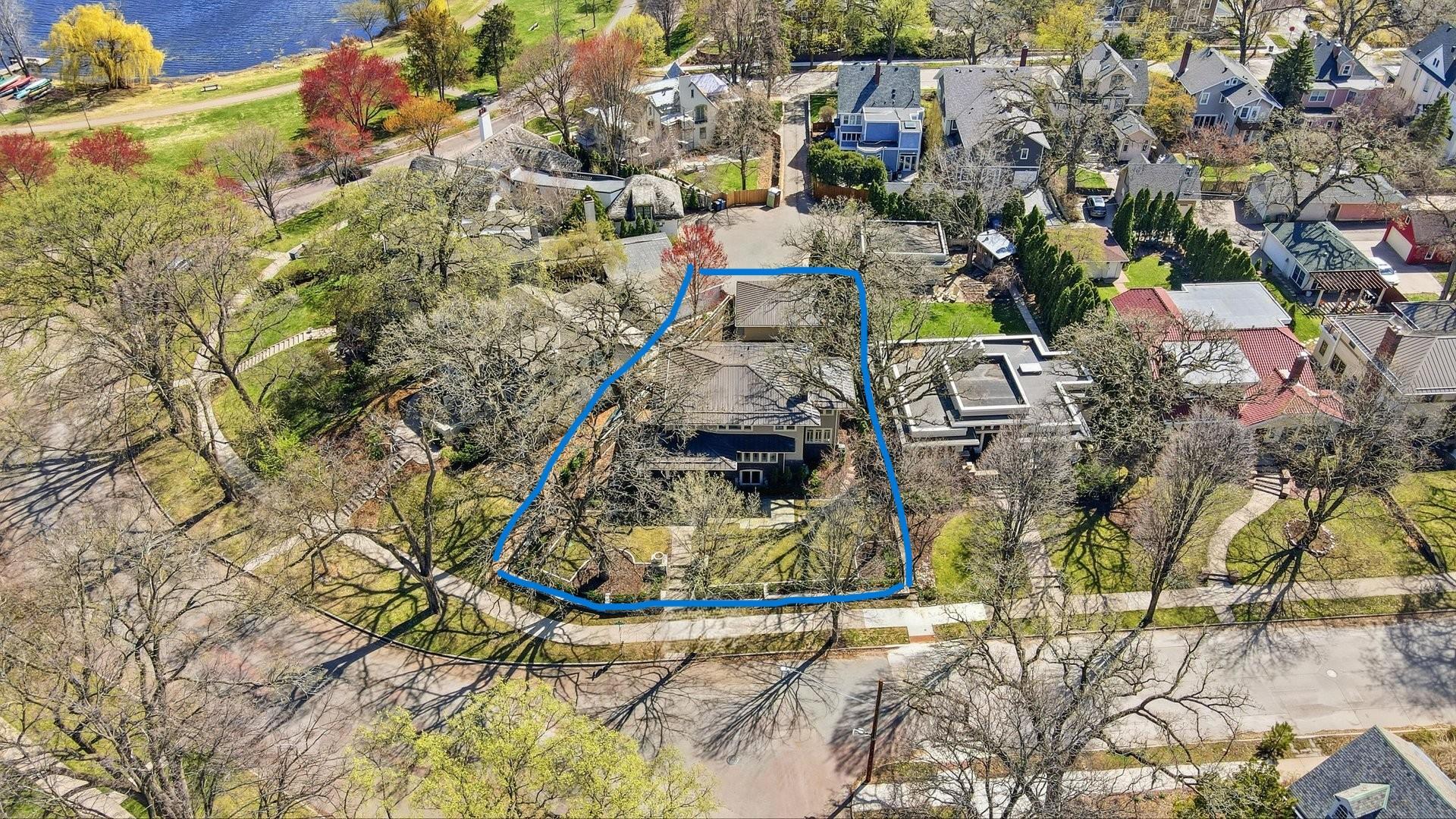 2200 Kenwood Pw, Minneapolis, MN 55405