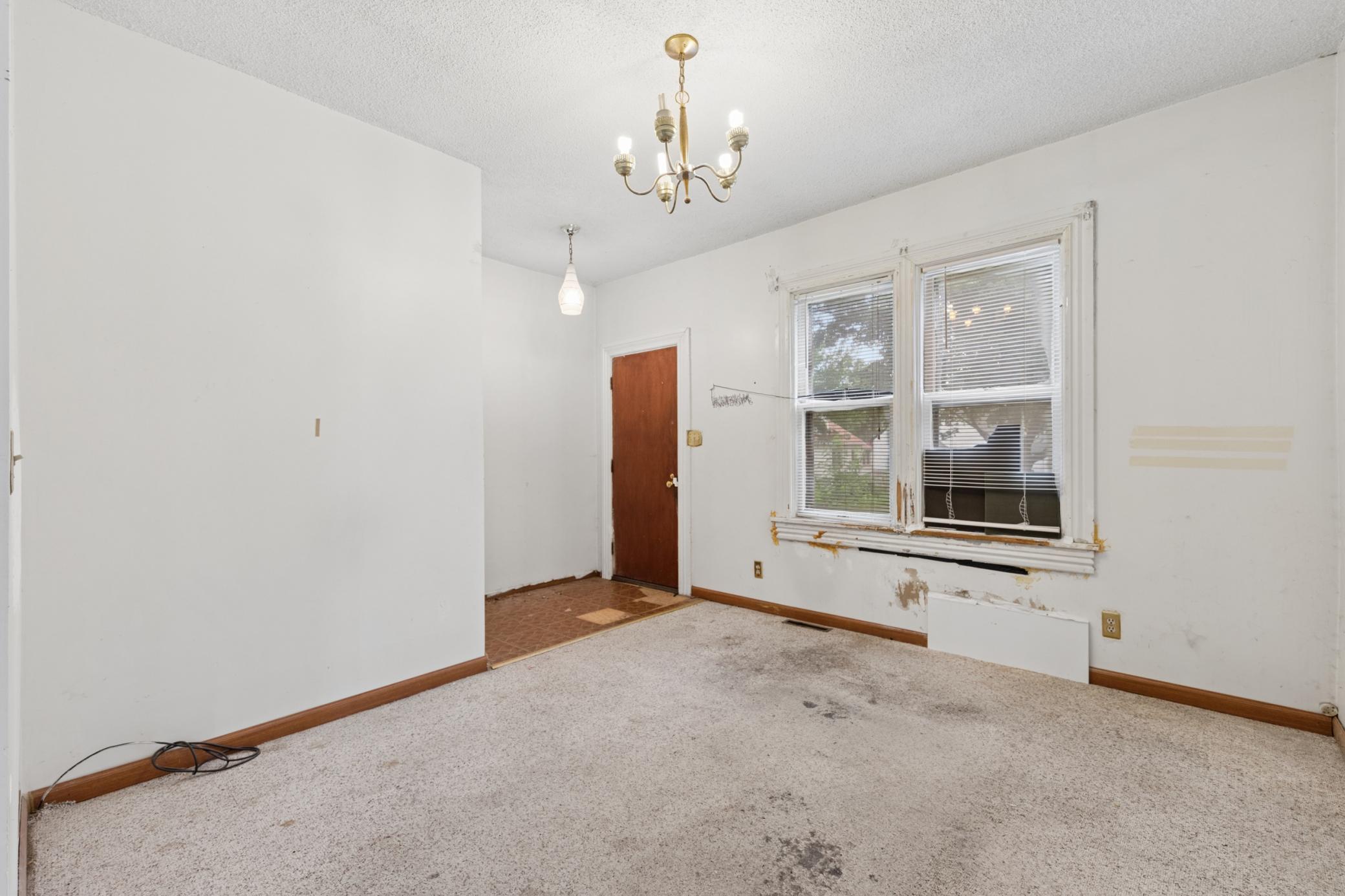 1087 Matilda St, Saint Paul, MN 55117