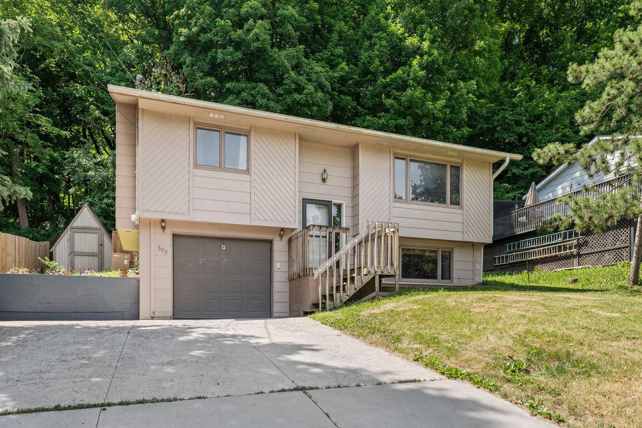 509 Mill St E, Cannon Falls, MN 55009