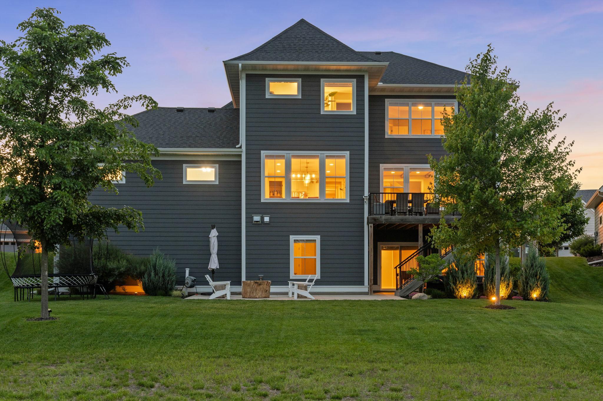 16452 Duluth Trl, Lakeville, MN 55044