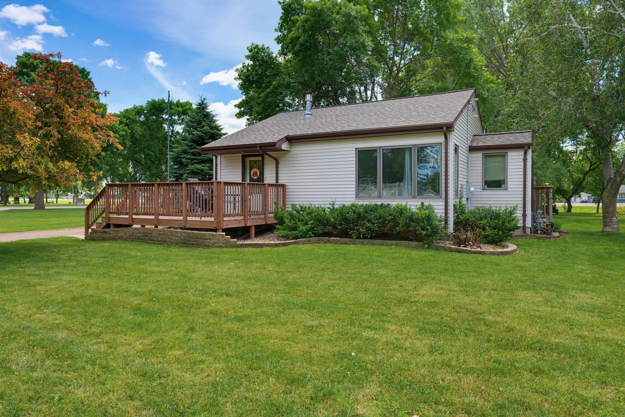 604 Kandiyohi Ave, Prinsburg, MN 56281