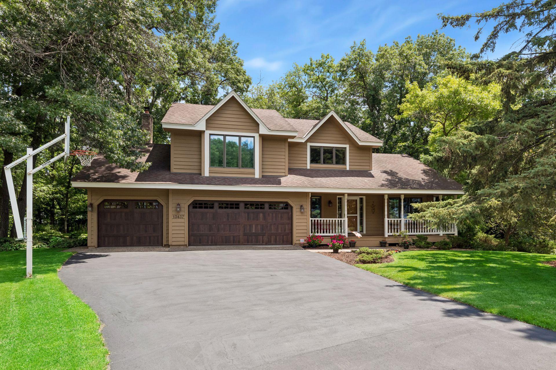 13437 Georgia Cir, Apple Valley, MN 55124