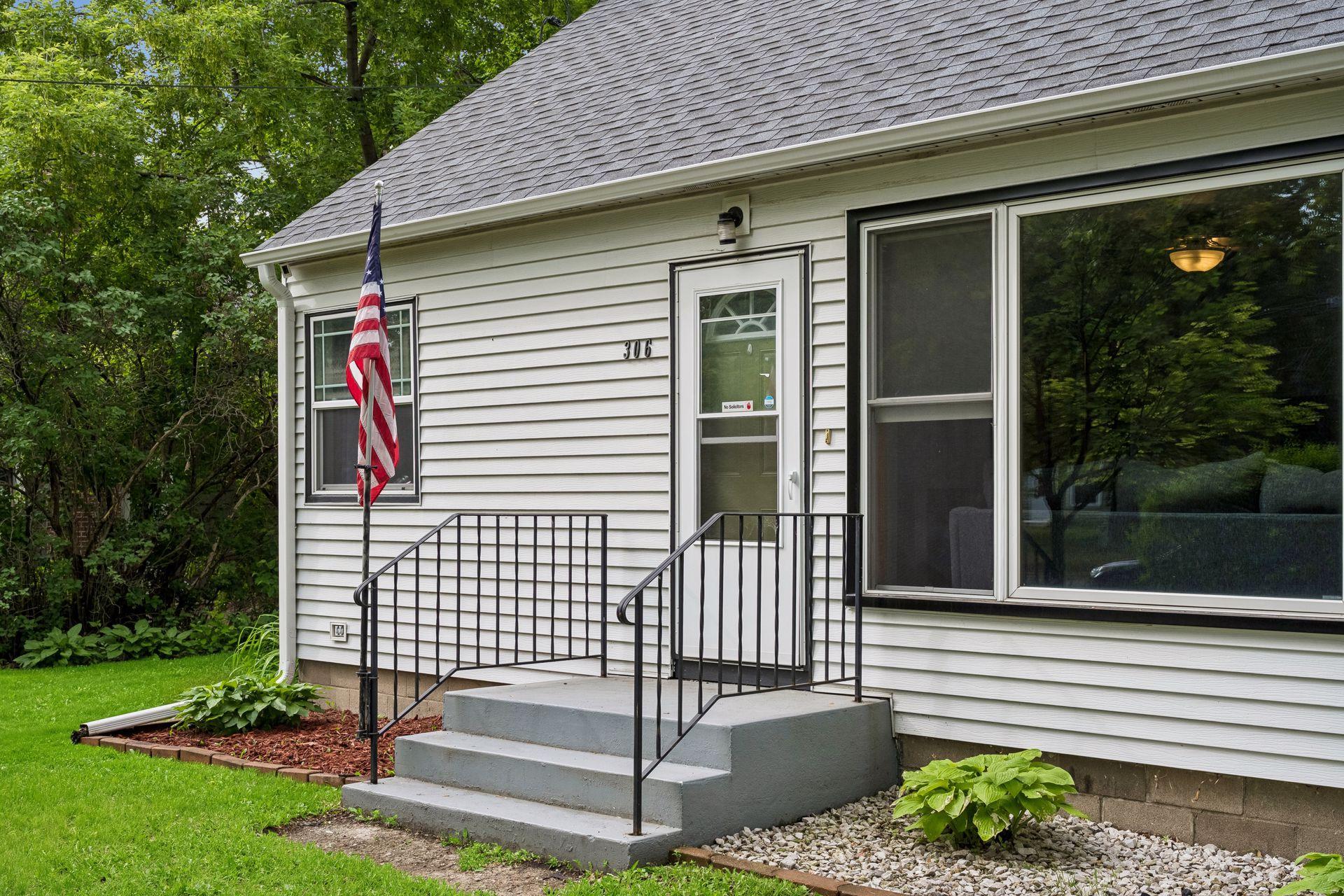306 E 3rd St, Monticello, MN 55362
